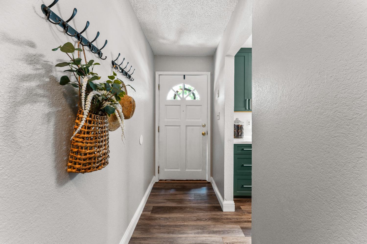 Detail Gallery Image 8 of 63 For 7242 22nd St, Rio Linda,  CA 95673 - 3 Beds | 2 Baths