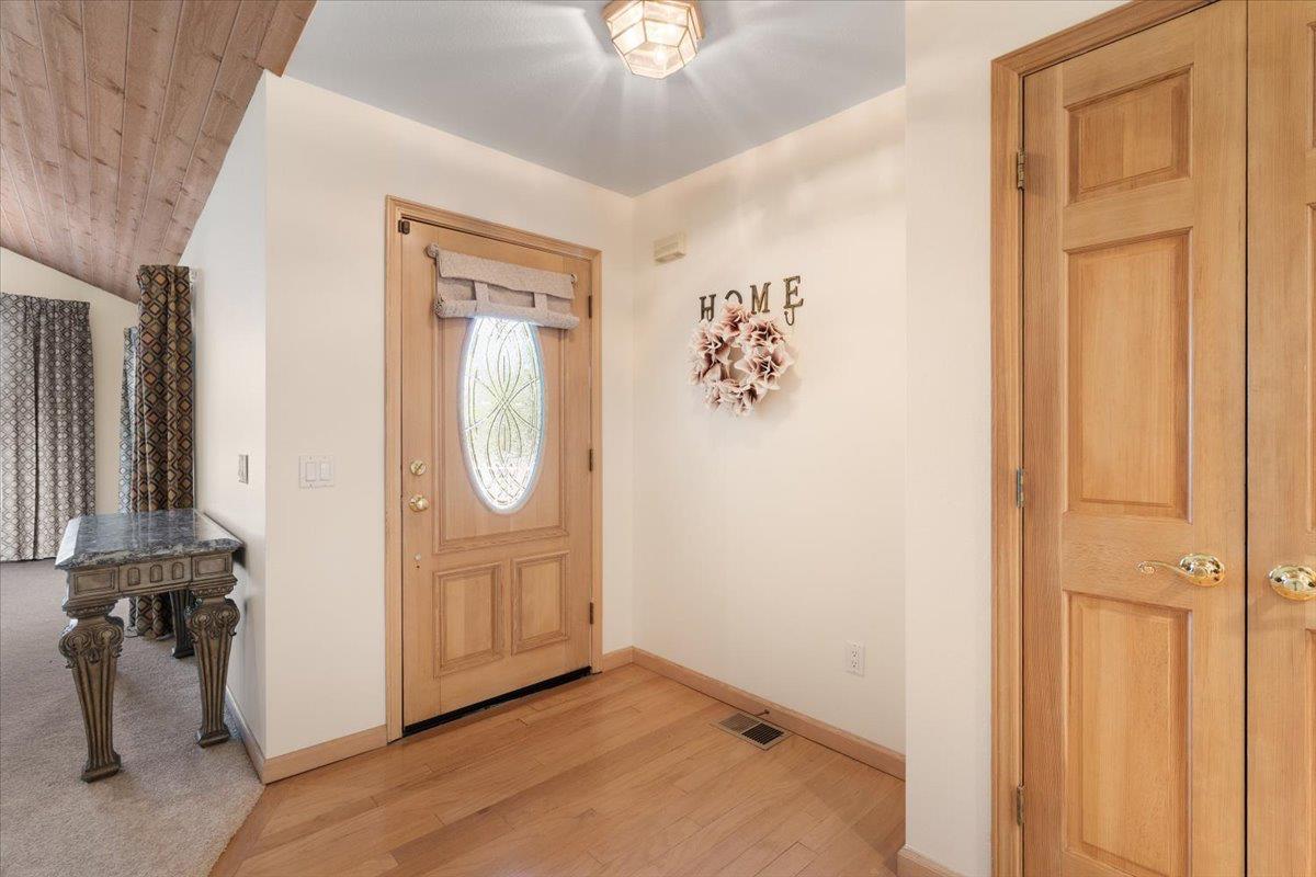 Detail Gallery Image 13 of 51 For 18610 Jayhawk Dr, Penn Valley,  CA 95946 - 4 Beds | 3 Baths