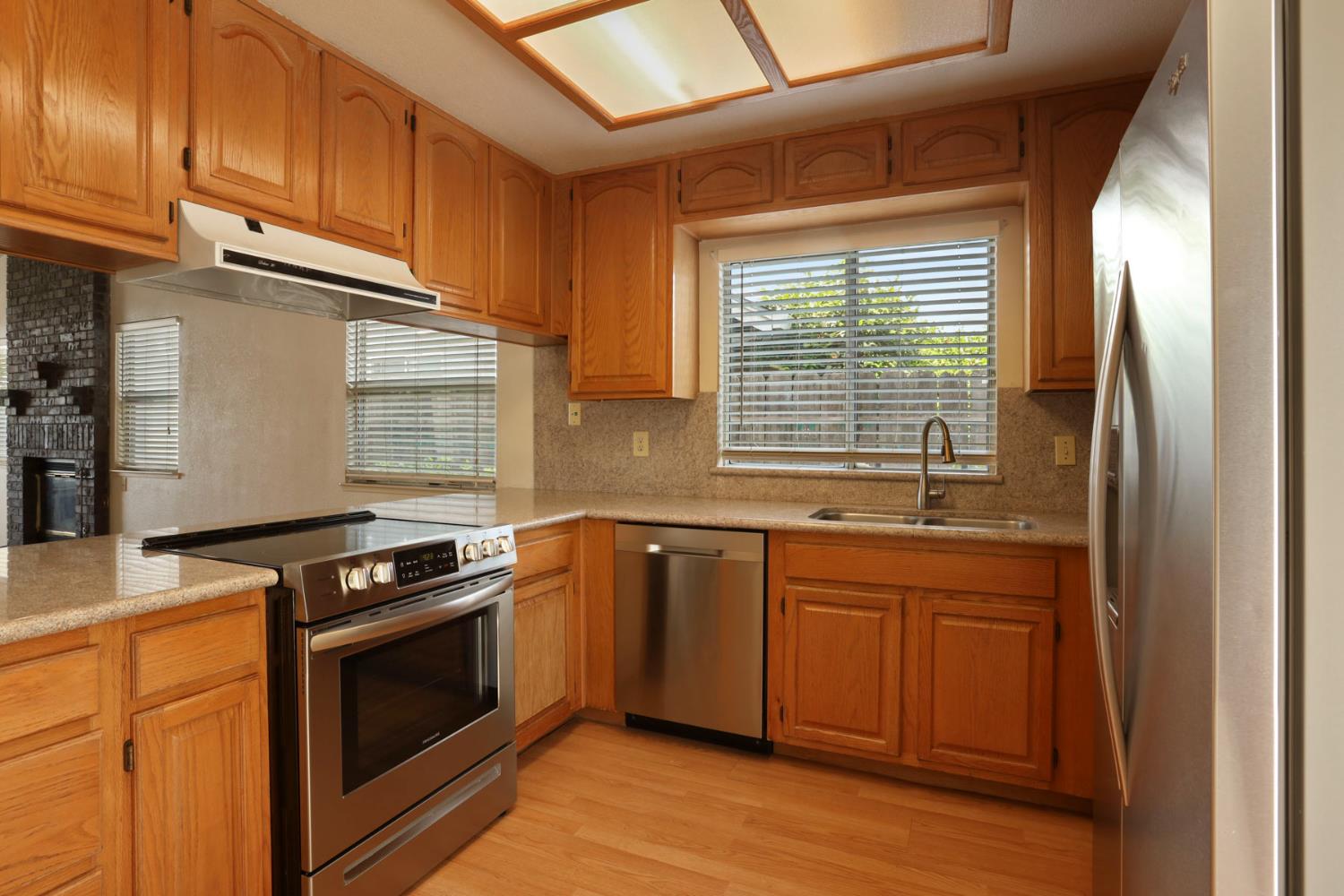 Detail Gallery Image 14 of 37 For 861 E Hawkeye Ave, Turlock,  CA 95380 - 3 Beds | 2/1 Baths