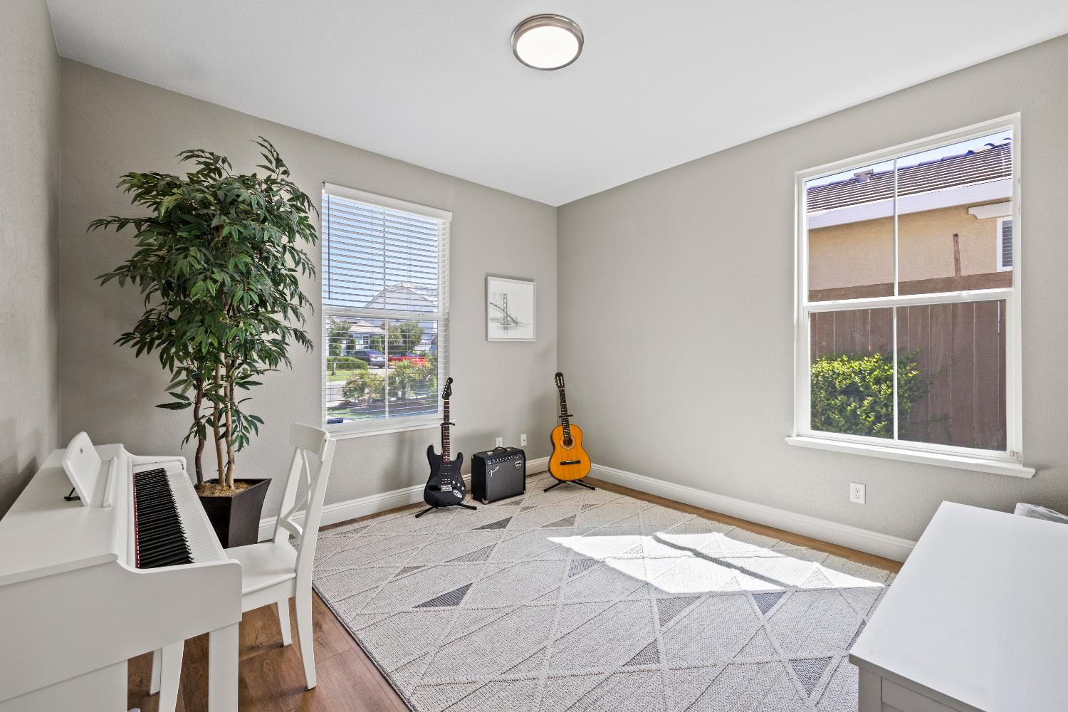Detail Gallery Image 16 of 34 For 5425 Mossy Stone Way, Rancho Cordova,  CA 95742 - 3 Beds | 2 Baths