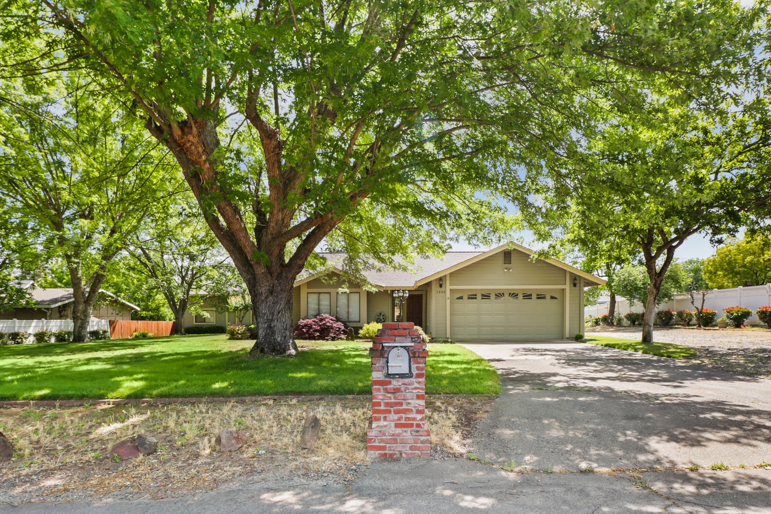Detail Gallery Image 1 of 47 For 7846 Excelsior Ave, Orangevale,  CA 95662 - 3 Beds | 2 Baths