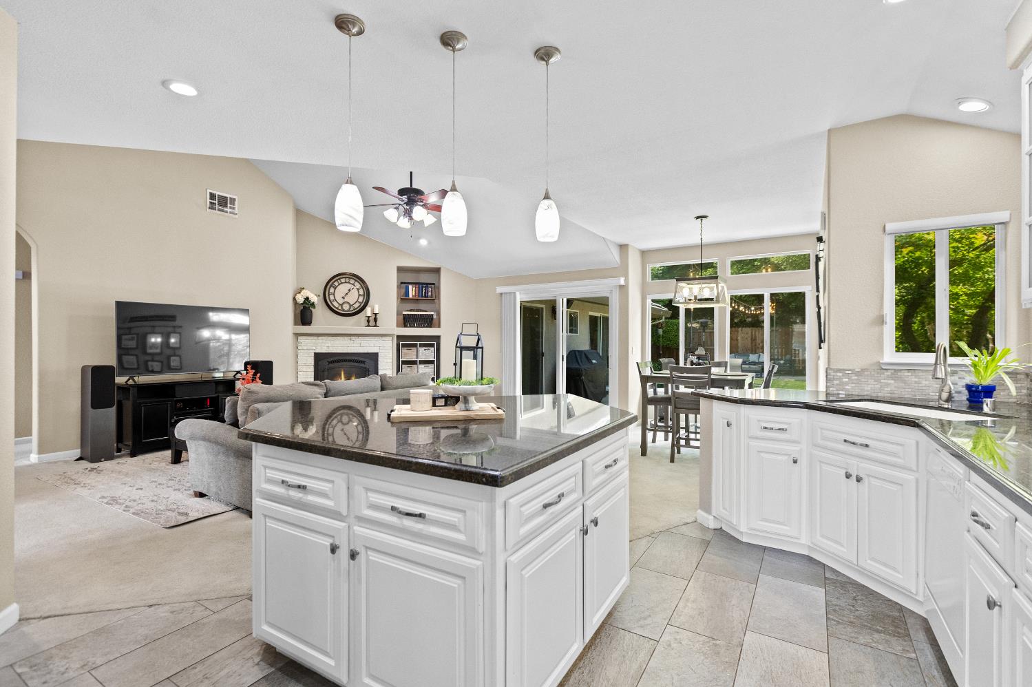 Detail Gallery Image 22 of 72 For 9180 Quail Cove Dr, Elk Grove,  CA 95624 - 5 Beds | 2/1 Baths
