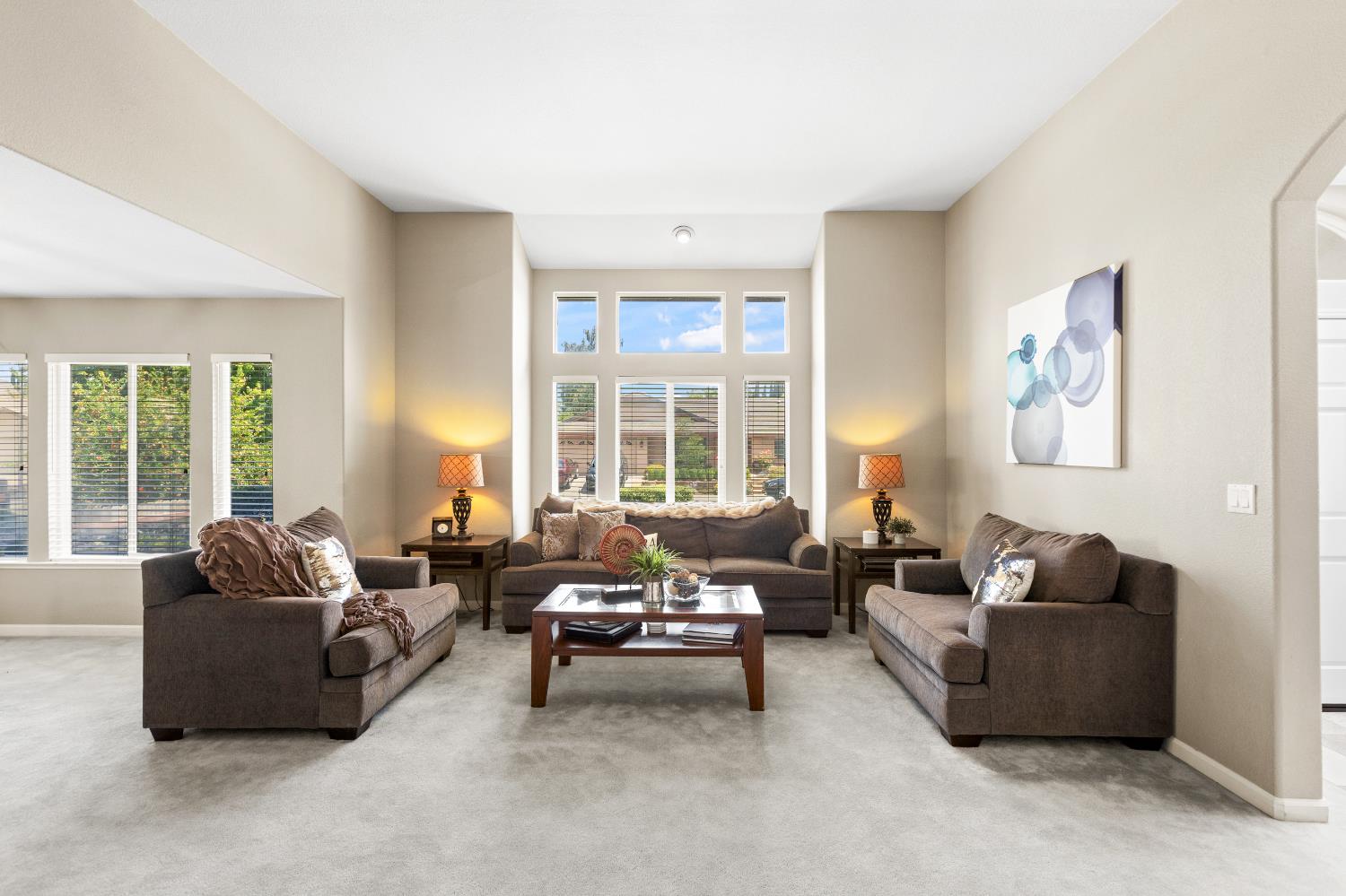Detail Gallery Image 9 of 72 For 9180 Quail Cove Dr, Elk Grove,  CA 95624 - 5 Beds | 2/1 Baths