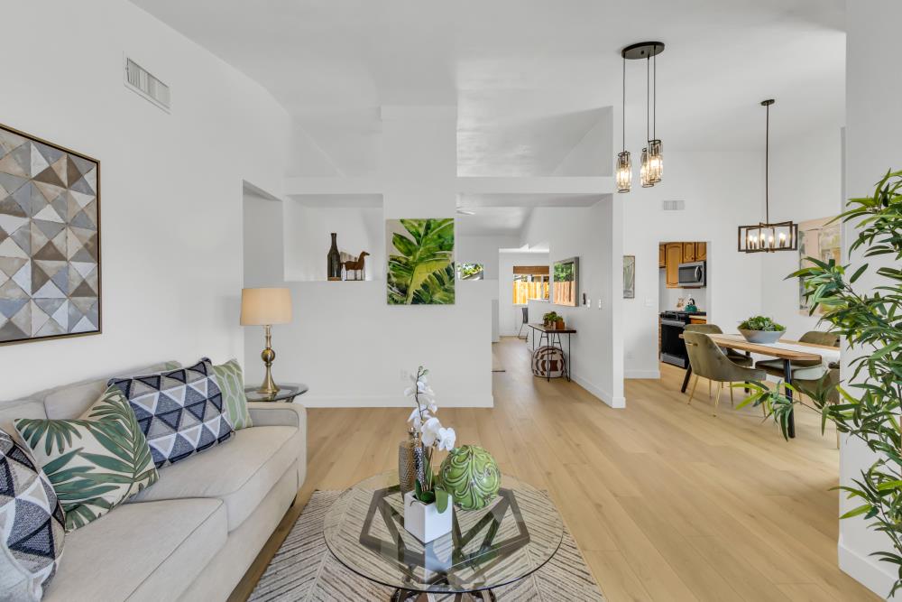 Detail Gallery Image 13 of 75 For 5984 Sawyer Cir, Sacramento,  CA 95823 - 3 Beds | 2 Baths
