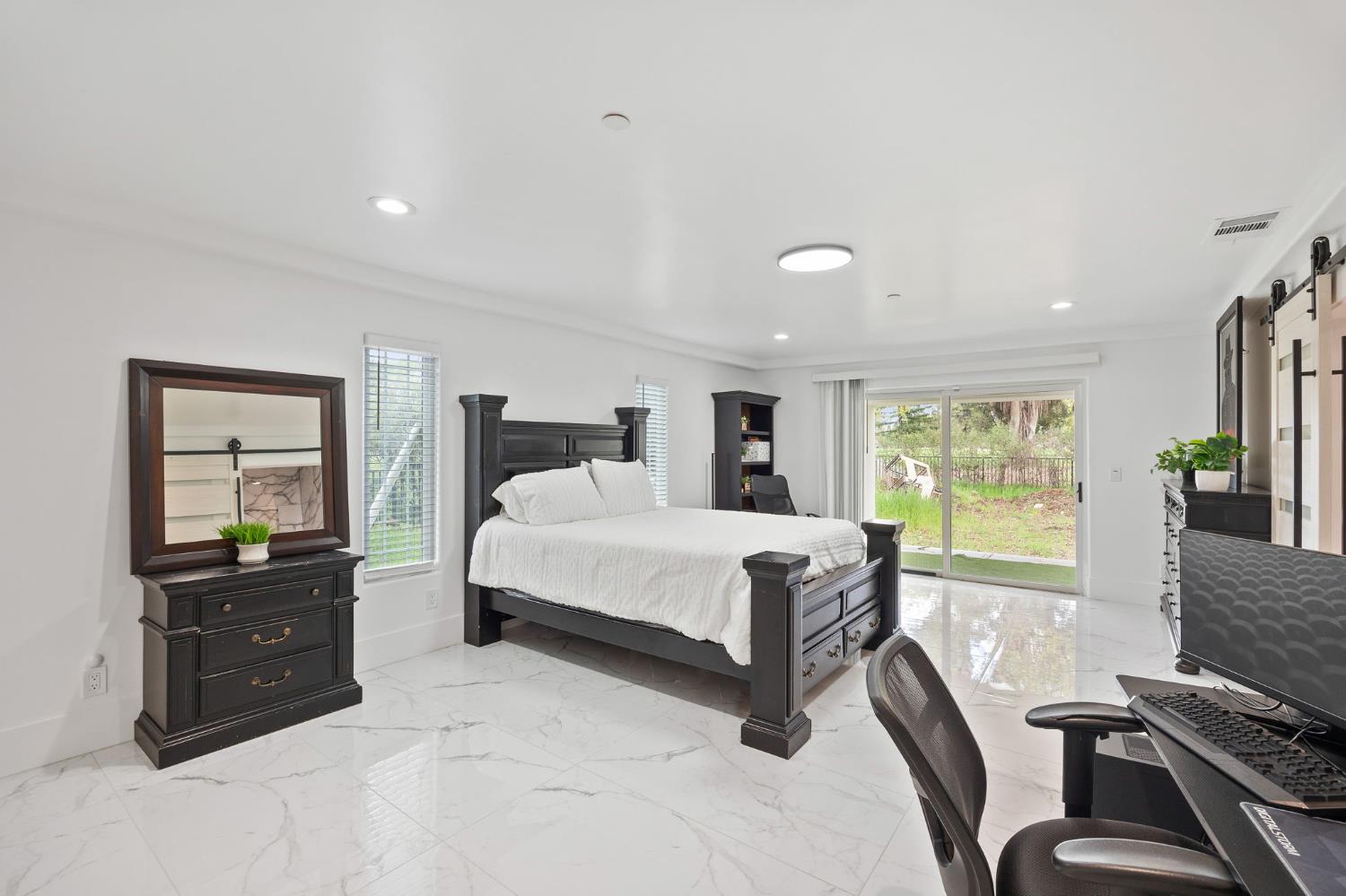 Detail Gallery Image 62 of 93 For 9425 S Wales Way, Elk Grove,  CA 95758 - 5 Beds | 5/1 Baths
