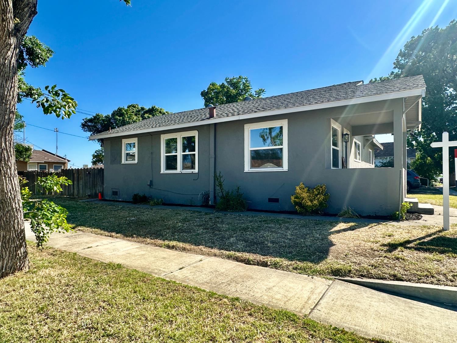 Detail Gallery Image 4 of 21 For 597 1st Ave, Gustine,  CA 95322 - 3 Beds | 1 Baths