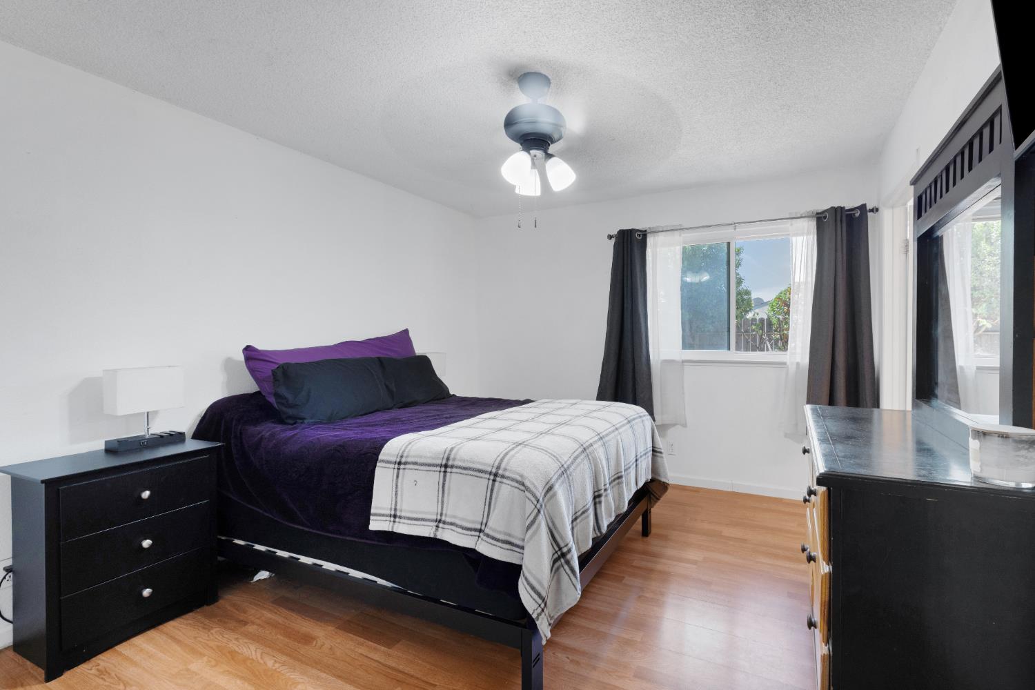 Detail Gallery Image 25 of 38 For 319 Valleywood Dr, Woodland,  CA 95695 - 3 Beds | 2 Baths
