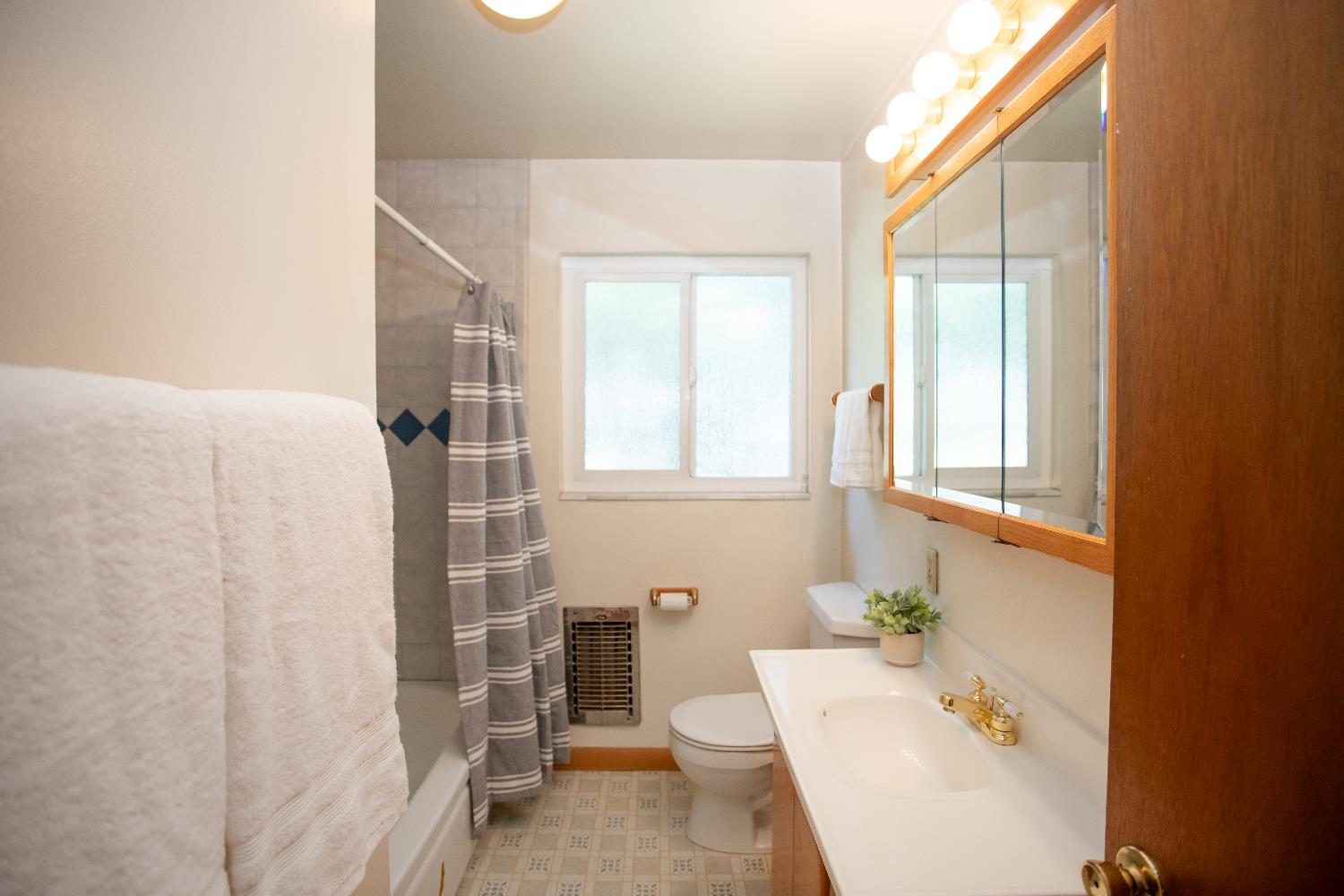 Detail Gallery Image 19 of 49 For 2691 Family Hill Dr, Placerville,  CA 95667 - 3 Beds | 2 Baths