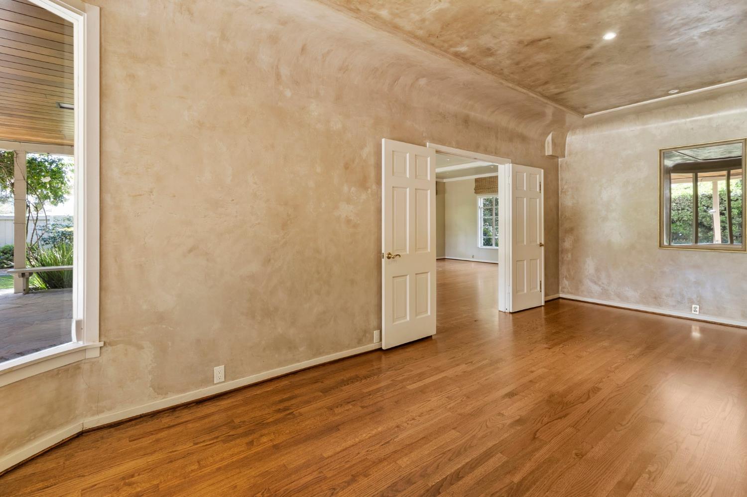 Detail Gallery Image 19 of 58 For 300 El Rio Ave, Modesto,  CA 95354 - 5 Beds | 3 Baths