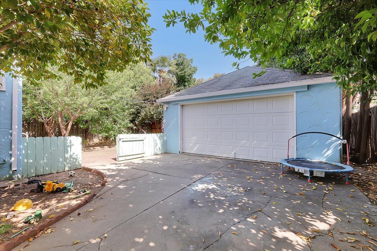 Jones Street, Yuba City, California image 19