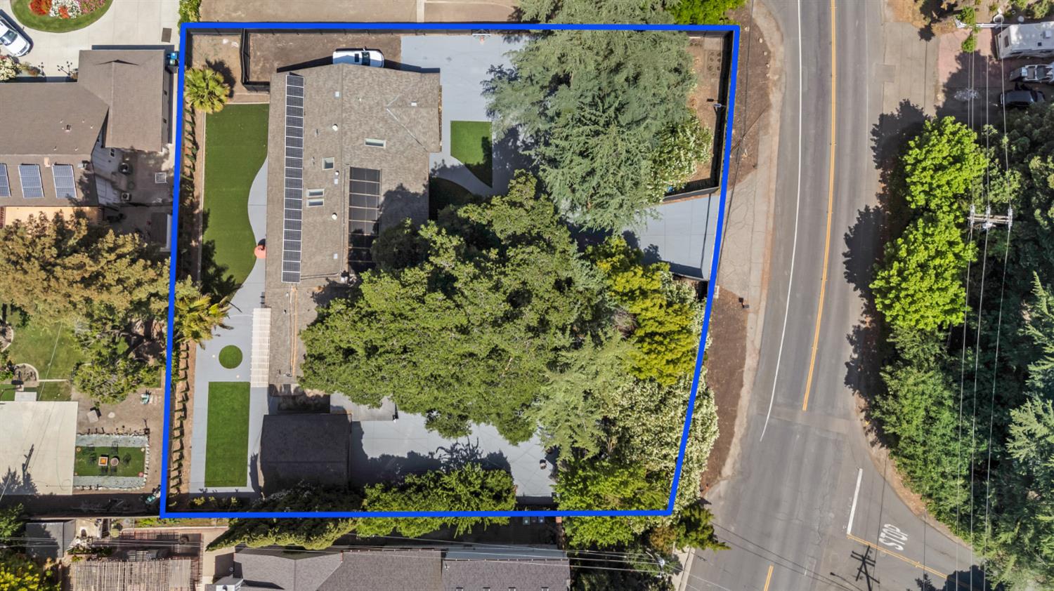 Detail Gallery Image 96 of 97 For 3221 Country Club Blvd, Stockton,  CA 95204 - 4 Beds | 3/1 Baths