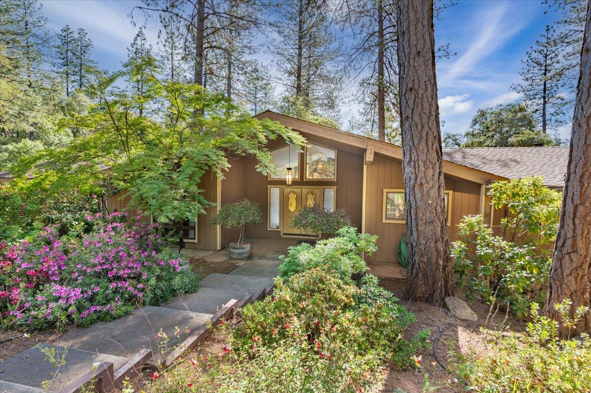 Detail Gallery Image 2 of 50 For 16559 Joey Ct, Grass Valley,  CA 95949 - 3 Beds | 2 Baths