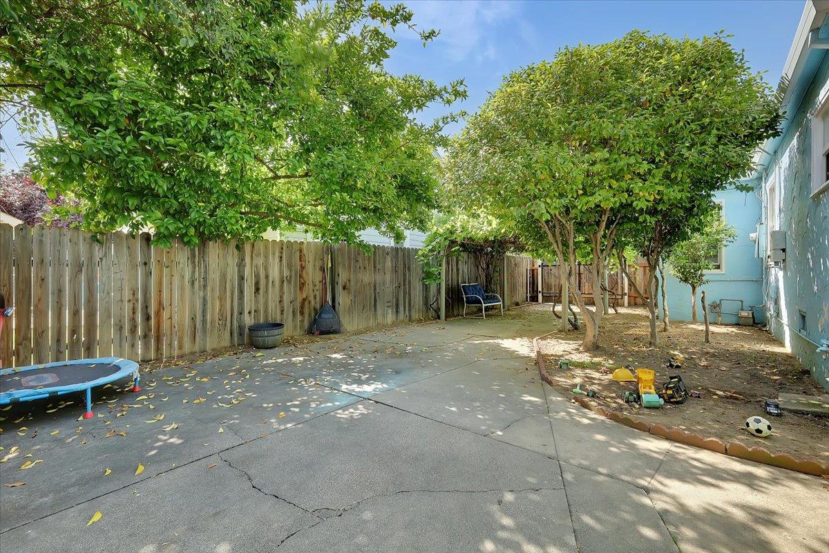 Jones Street, Yuba City, California image 18