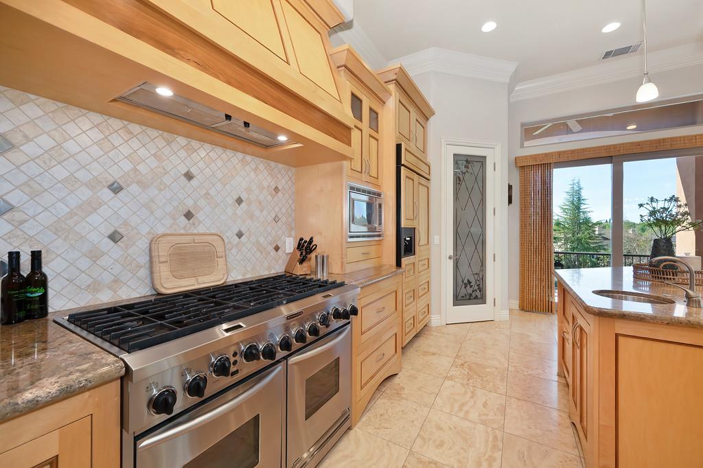 Detail Gallery Image 11 of 58 For 3711 Stone Temple Ct, Rocklin,  CA 95765 - 5 Beds | 4/1 Baths