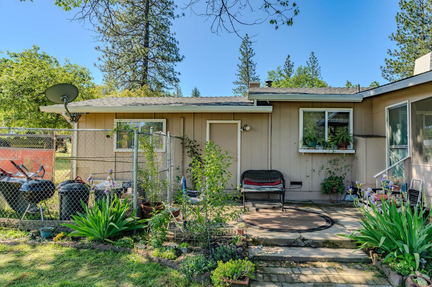 Detail Gallery Image 5 of 40 For 1470 Meredith Lane, Rail Road Flat,  CA 95248 - 2 Beds | 2 Baths