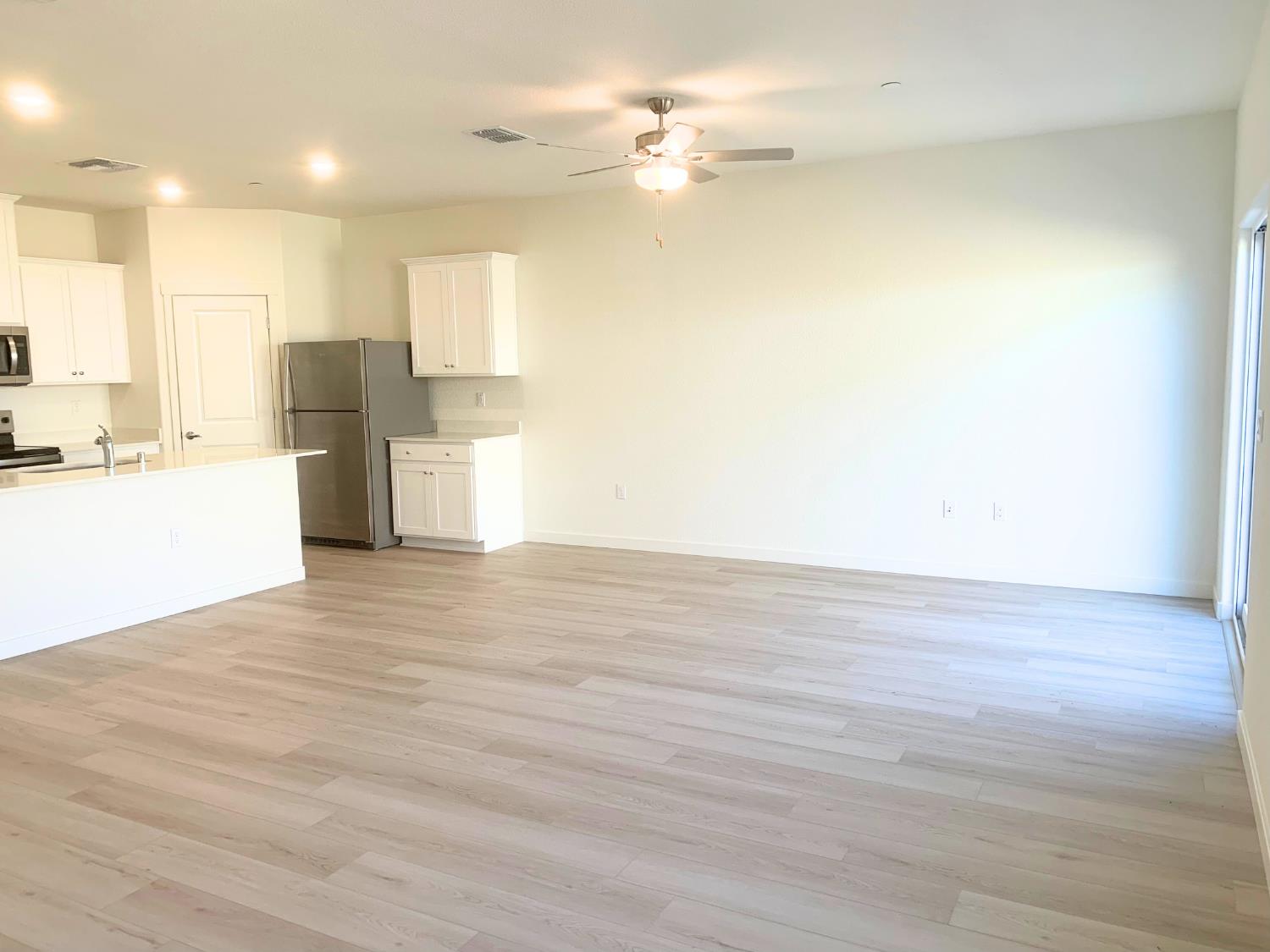 Detail Gallery Image 2 of 9 For 751 S Walker Ln, Stockton,  CA 95215 - 4 Beds | 2 Baths