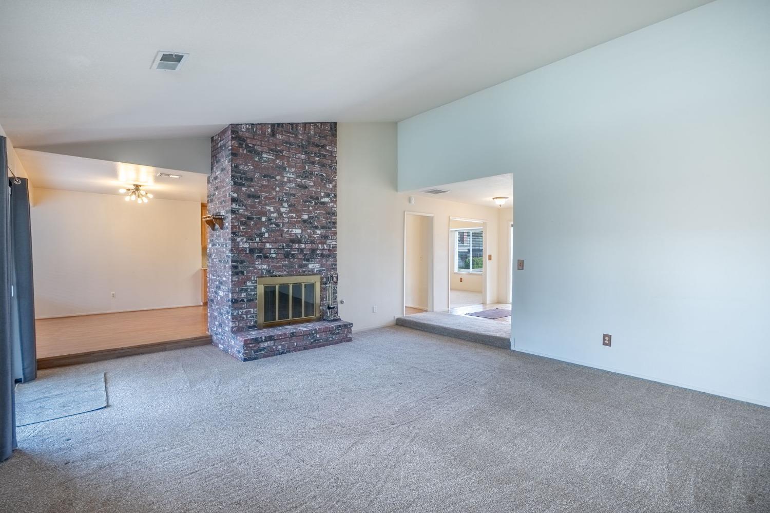 Detail Gallery Image 15 of 52 For 1047 Miwok Dr, Lodi,  CA 95240 - 3 Beds | 2 Baths
