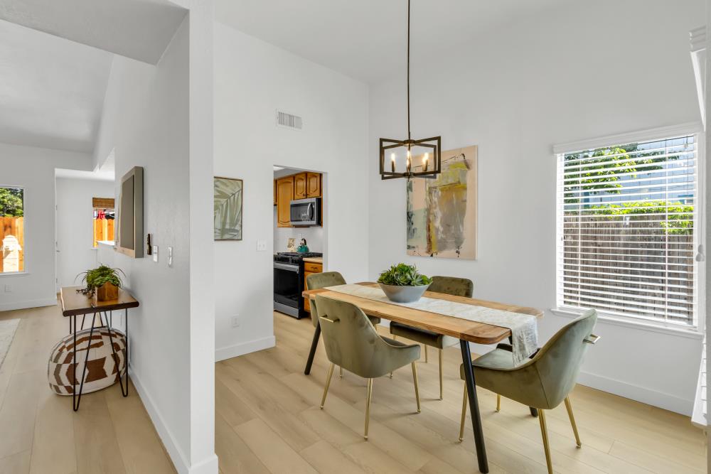 Detail Gallery Image 15 of 75 For 5984 Sawyer Cir, Sacramento,  CA 95823 - 3 Beds | 2 Baths