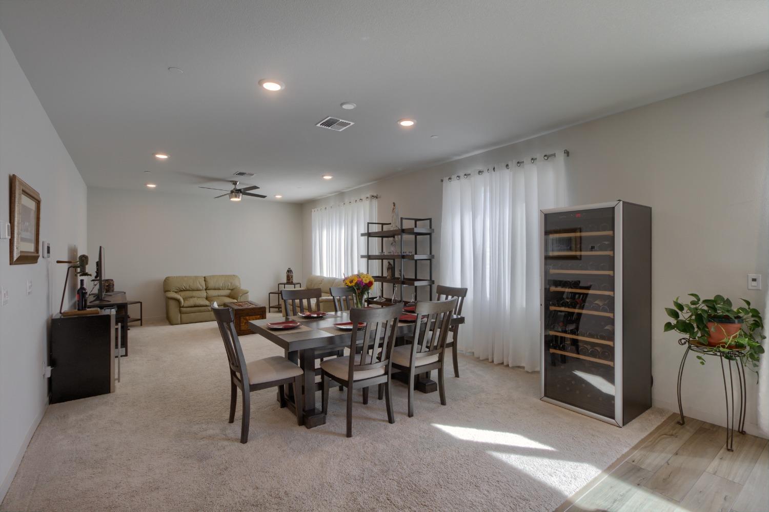 Detail Gallery Image 15 of 30 For 409 Star City St, West Sacramento,  CA 95605 - 5 Beds | 3 Baths