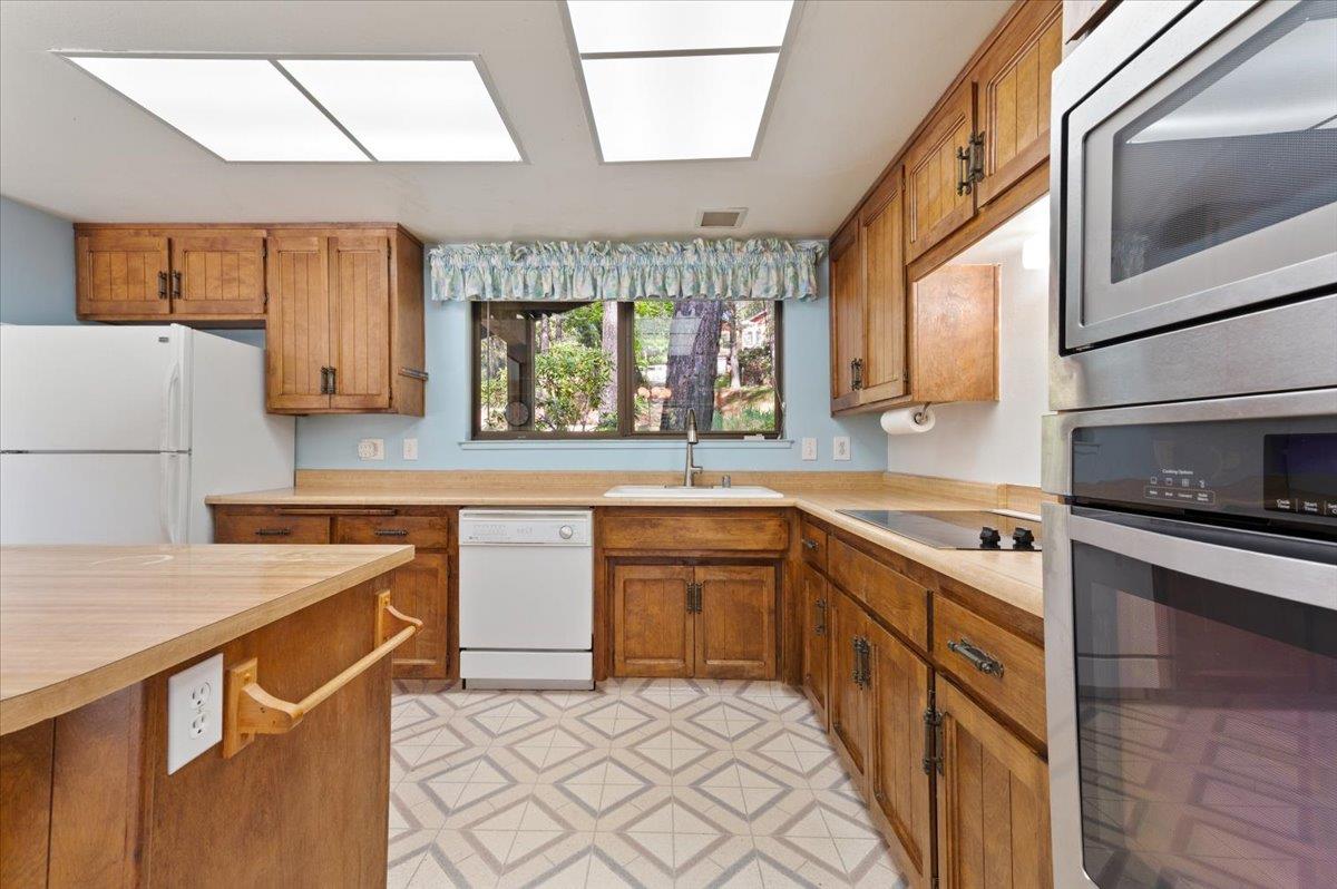 Detail Gallery Image 11 of 50 For 16559 Joey Ct, Grass Valley,  CA 95949 - 3 Beds | 2 Baths