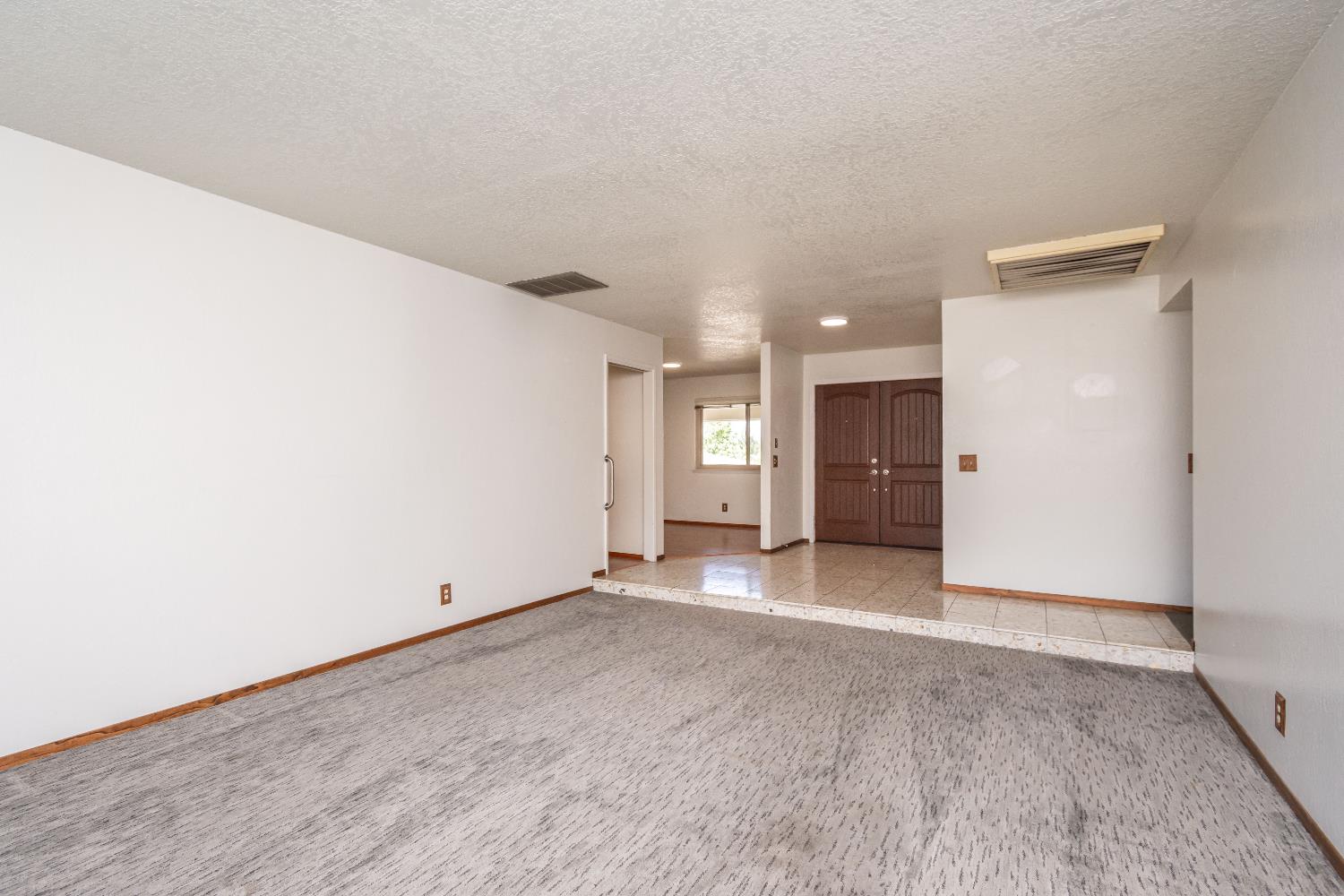 Detail Gallery Image 11 of 65 For 5612 Jolly Ct, Fair Oaks,  CA 95628 - 3 Beds | 2 Baths
