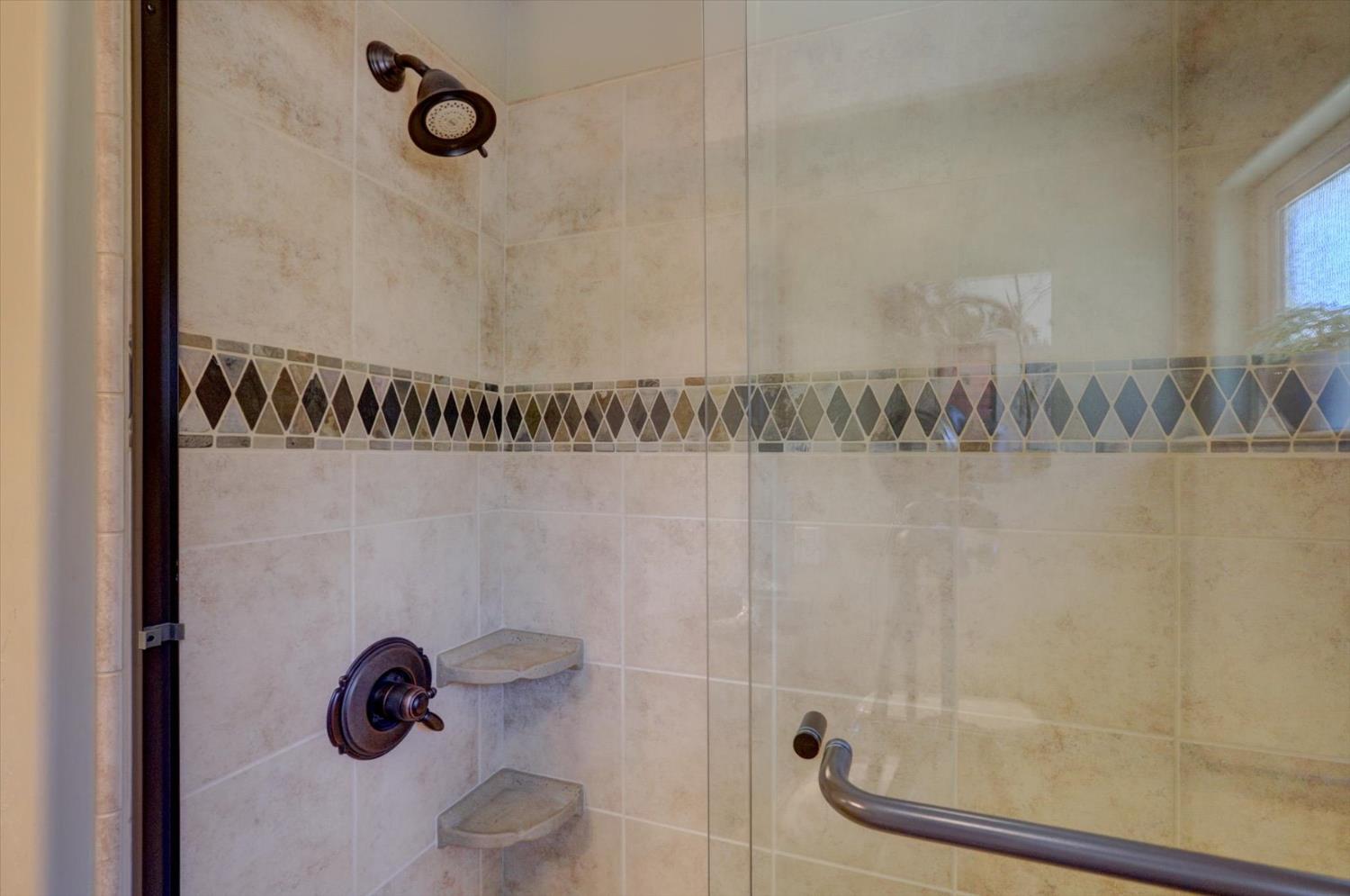 Detail Gallery Image 27 of 88 For 2500 N Lakewood Dr, Meadow Vista,  CA 95722 - 3 Beds | 2/1 Baths
