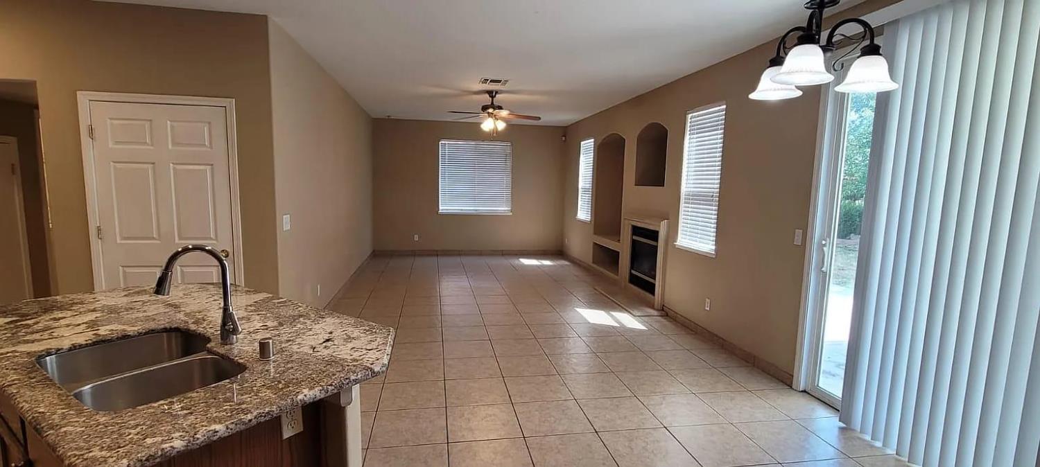 Detail Gallery Image 9 of 18 For 12 Jackdaw Ct, Sacramento,  CA 95834 - 5 Beds | 2/1 Baths
