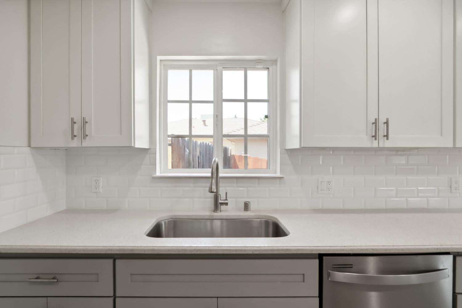 Detail Gallery Image 15 of 59 For 5250 71st St, Sacramento,  CA 95820 - 3 Beds | 1 Baths