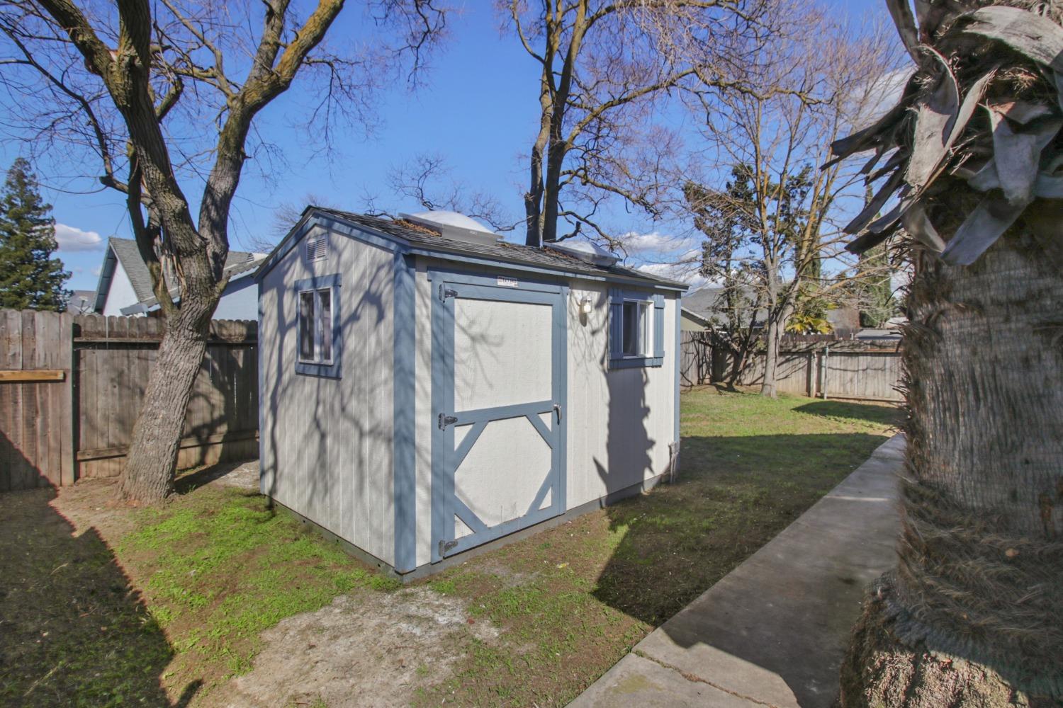 Detail Gallery Image 35 of 38 For 8237 Auberry Dr, Sacramento,  CA 95828 - 3 Beds | 2 Baths