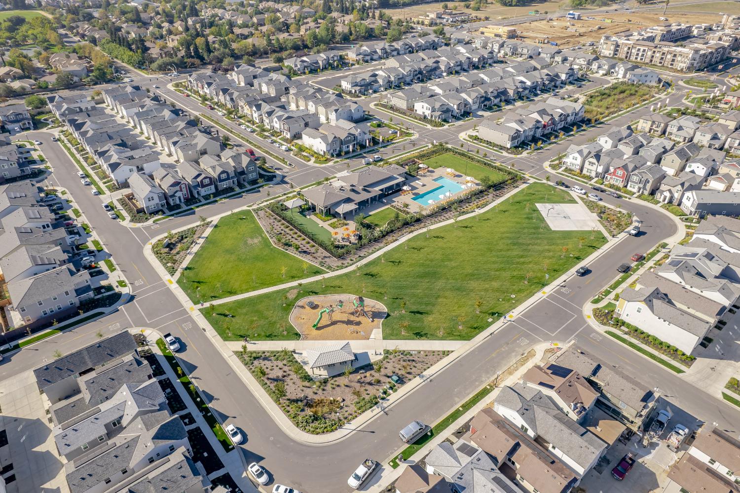 Detail Gallery Image 33 of 44 For 3074 Seaspray Walk, Sacramento,  CA 95833 - 3 Beds | 2/1 Baths