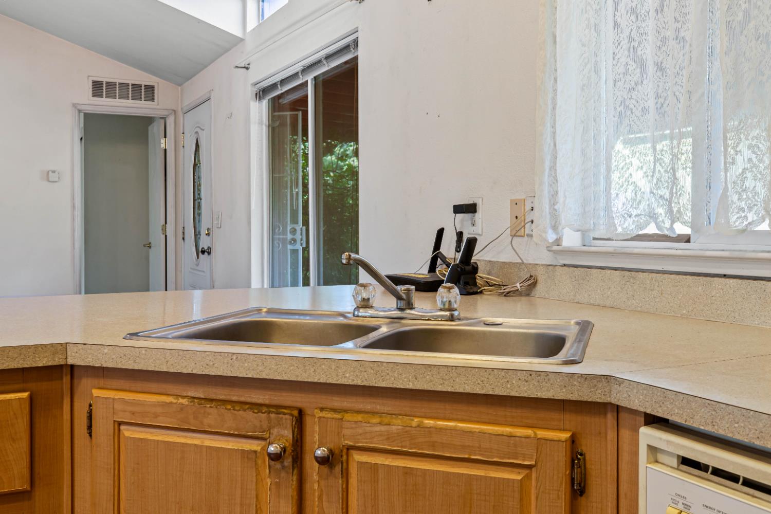 Detail Gallery Image 11 of 28 For 33016 Willow Creek Dr, North Fork,  CA 93643 - 2 Beds | 1 Baths
