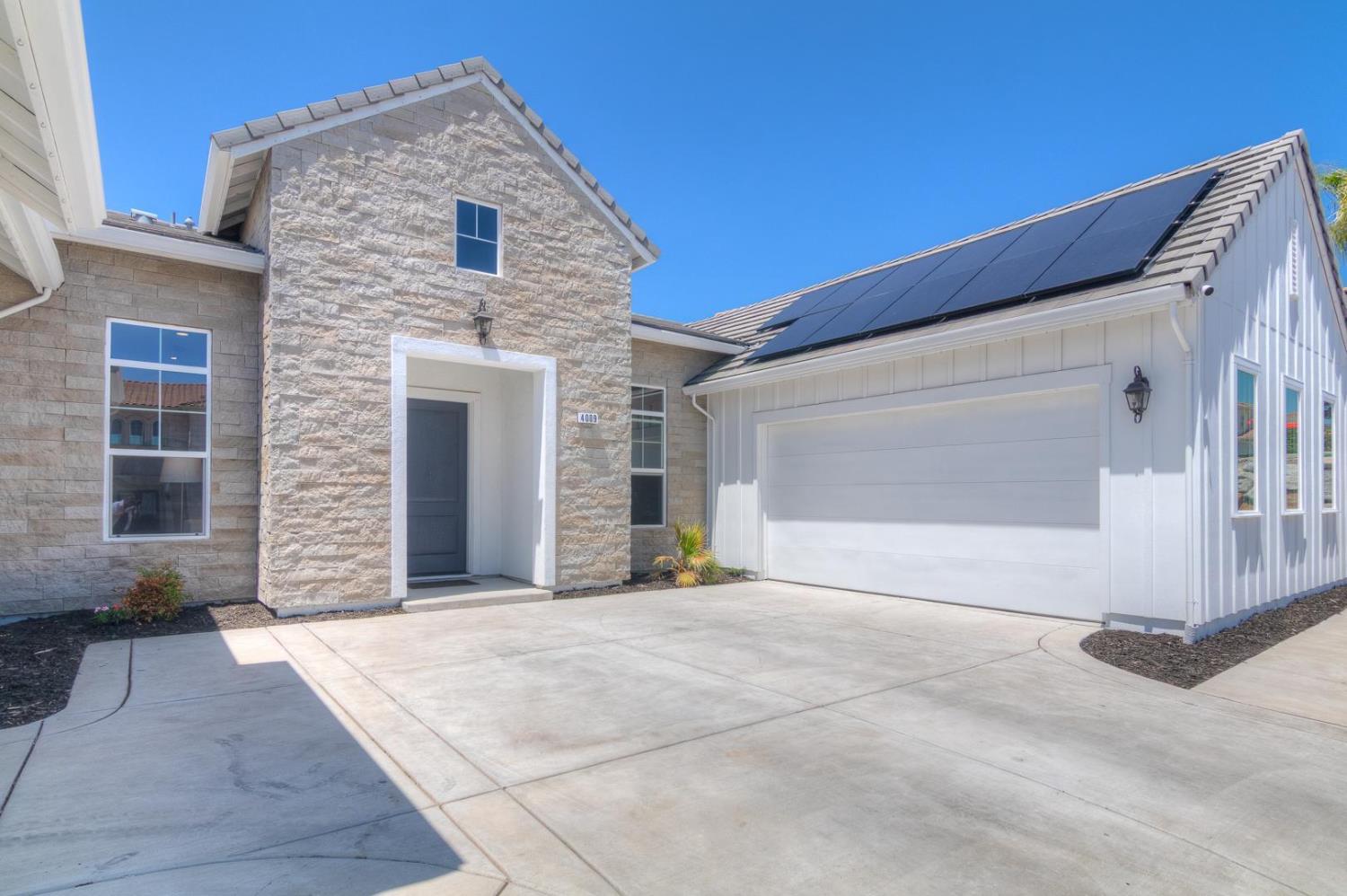 Detail Gallery Image 8 of 81 For 4009 Whitney Vista Ln, Rocklin,  CA 95677 - 4 Beds | 4/1 Baths
