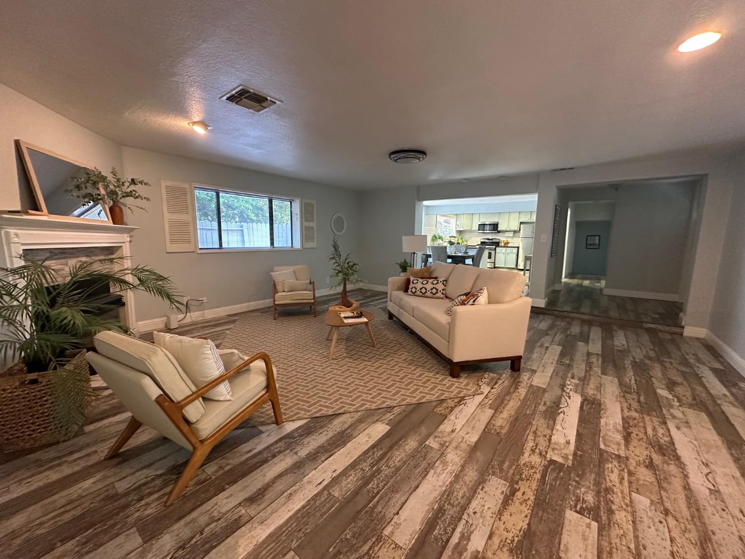 Detail Gallery Image 9 of 41 For 5640 North Ave, Carmichael,  CA 95608 - 4 Beds | 4 Baths