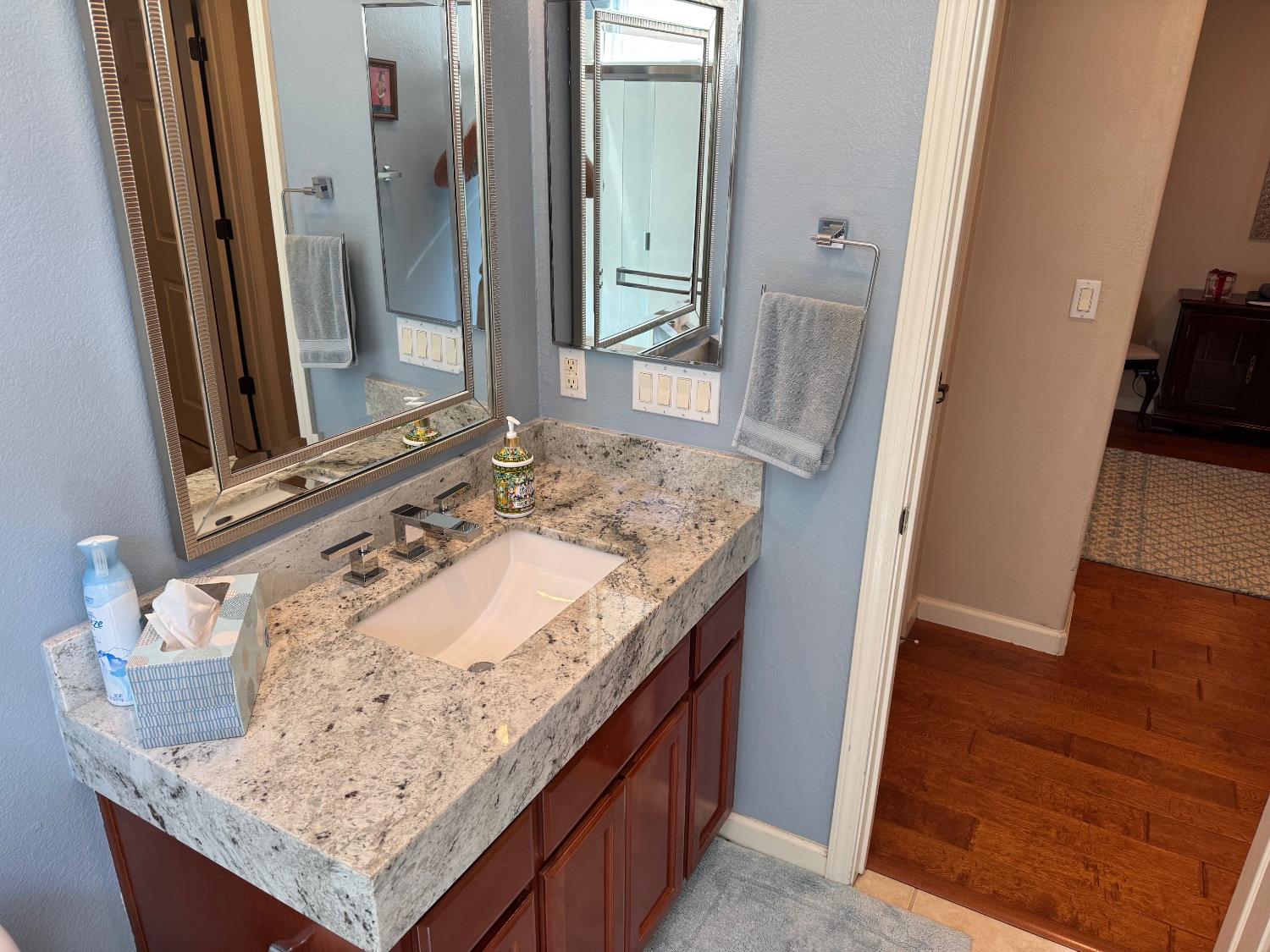 Detail Gallery Image 17 of 52 For 220 Shrike Cir, Sacramento,  CA 95834 - 4 Beds | 3 Baths