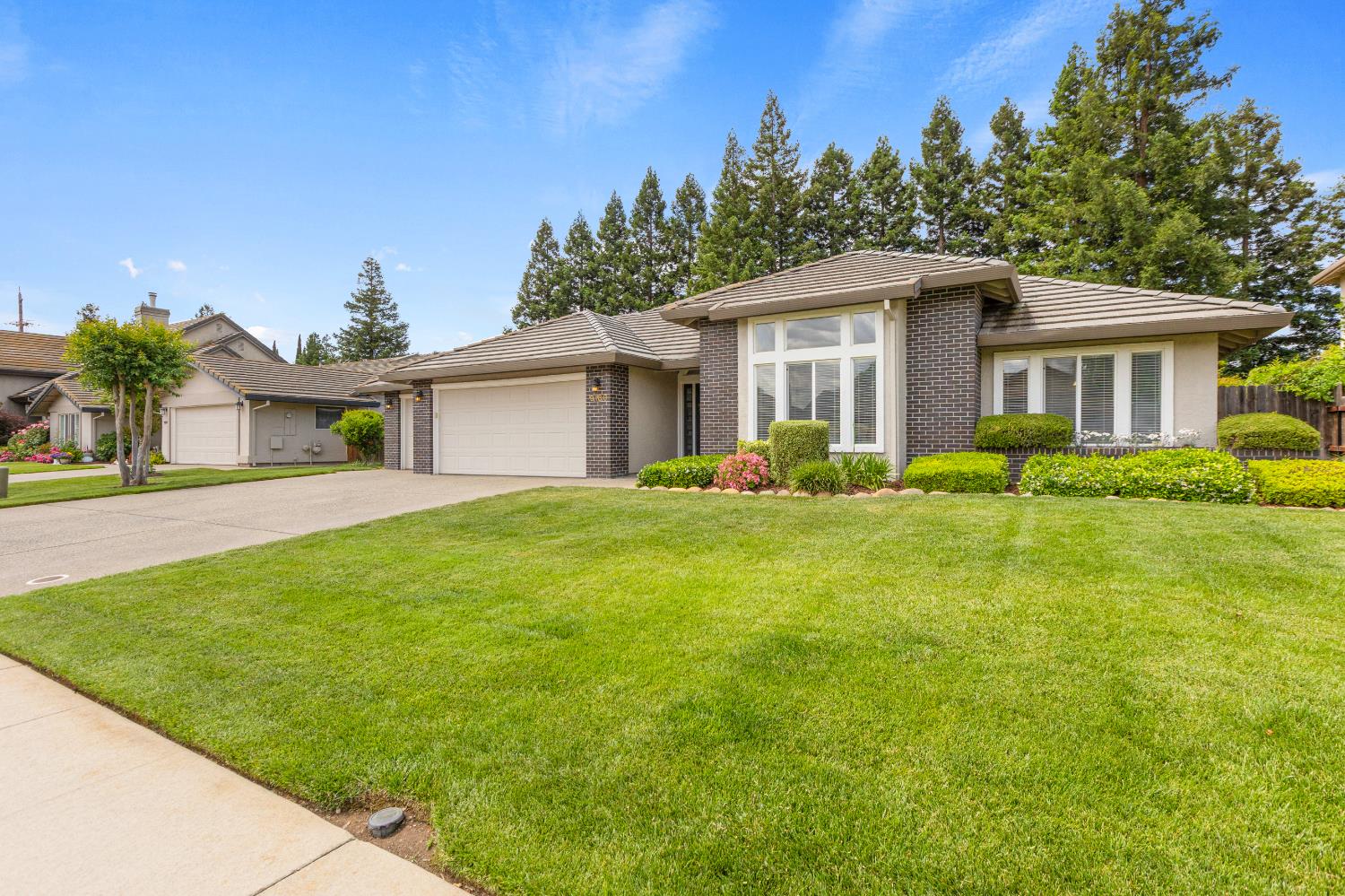 Detail Gallery Image 3 of 72 For 9180 Quail Cove Dr, Elk Grove,  CA 95624 - 5 Beds | 2/1 Baths