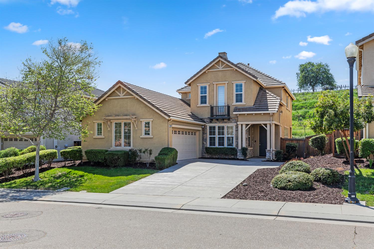 Detail Gallery Image 2 of 32 For 9477 California Oak Cir, Patterson,  CA 95363 - 4 Beds | 3/1 Baths