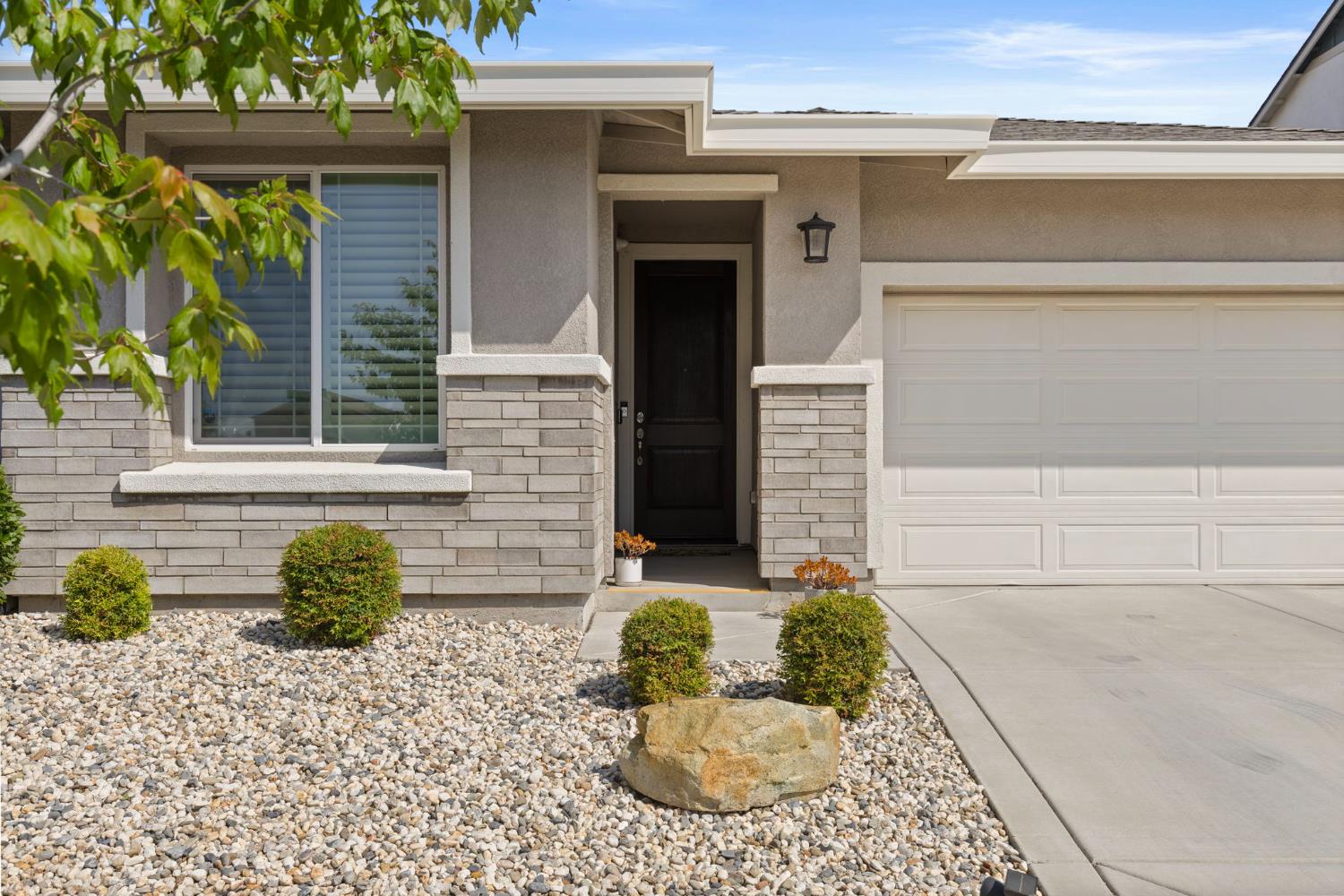 Detail Gallery Image 2 of 45 For 2616 Provincetown Way, Roseville,  CA 95747 - 4 Beds | 2 Baths