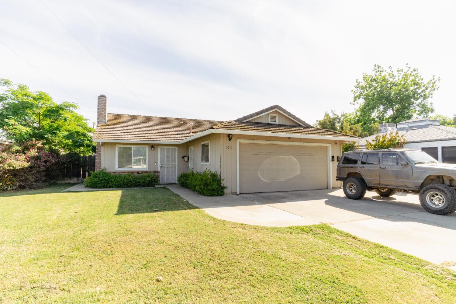 Detail Gallery Image 1 of 66 For 1070 E 23rd St, Merced,  CA 95340 - 3 Beds | 2 Baths