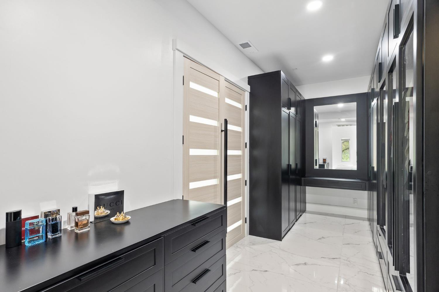 Detail Gallery Image 60 of 93 For 9425 S Wales Way, Elk Grove,  CA 95758 - 5 Beds | 5/1 Baths