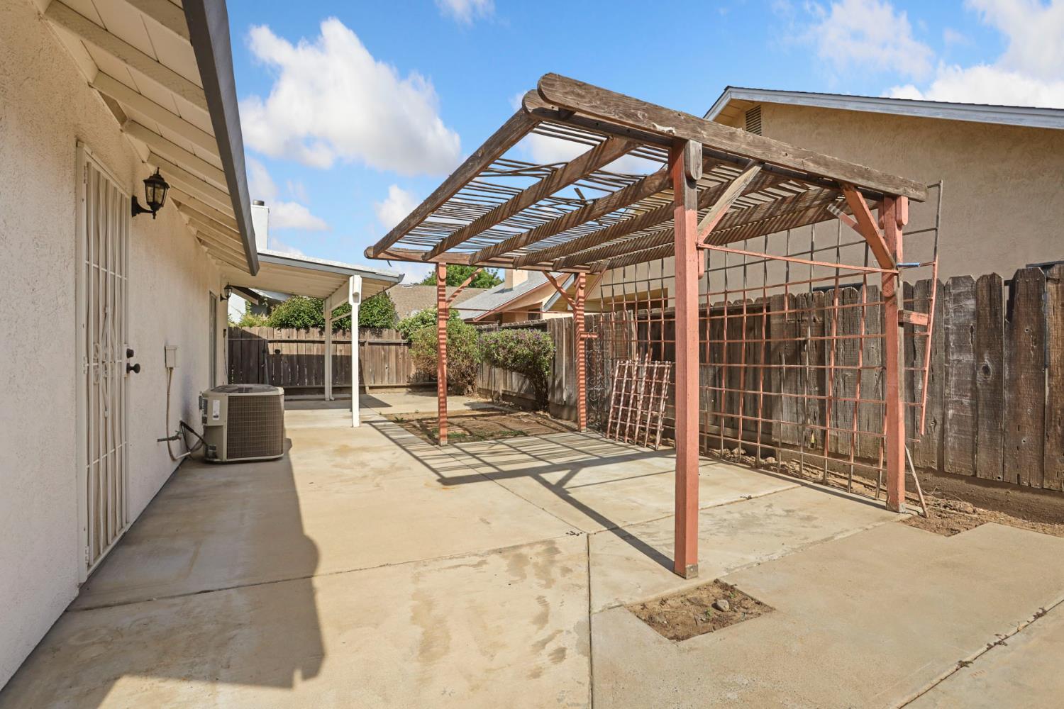 Detail Gallery Image 34 of 37 For 861 E Hawkeye Ave, Turlock,  CA 95380 - 3 Beds | 2/1 Baths