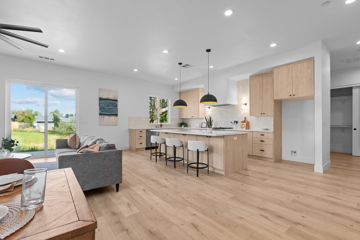 Detail Gallery Image 8 of 54 For 7744 Elmont Ave, Elverta,  CA 95626 - 4 Beds | 3 Baths