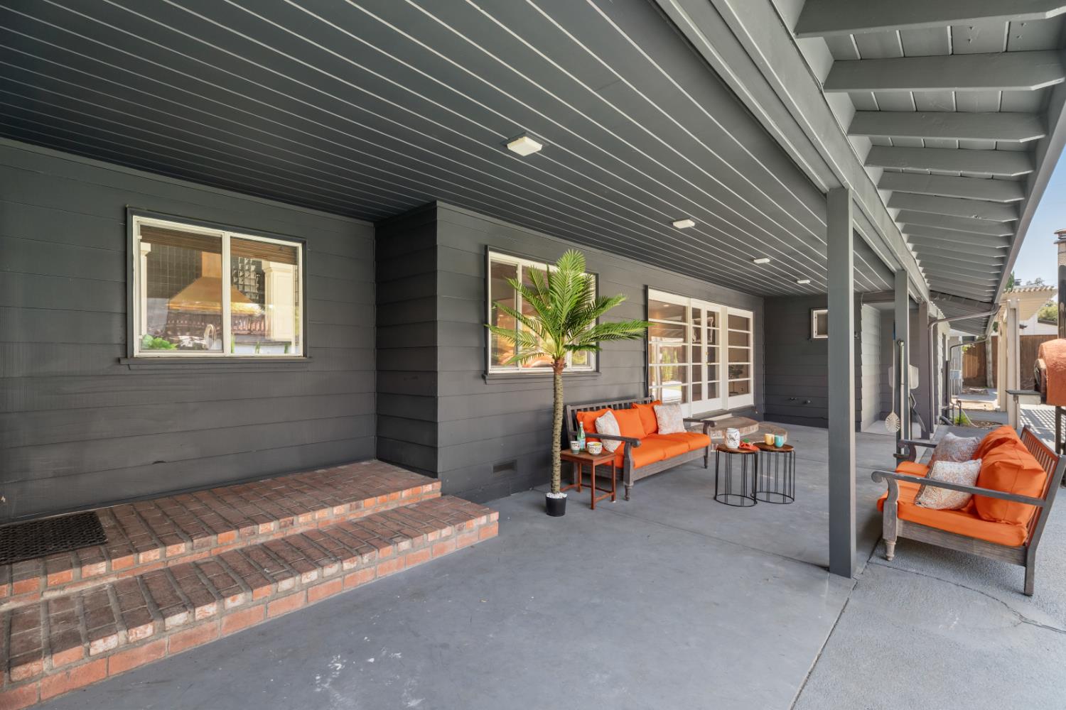 Detail Gallery Image 78 of 97 For 3221 Country Club Blvd, Stockton,  CA 95204 - 4 Beds | 3/1 Baths