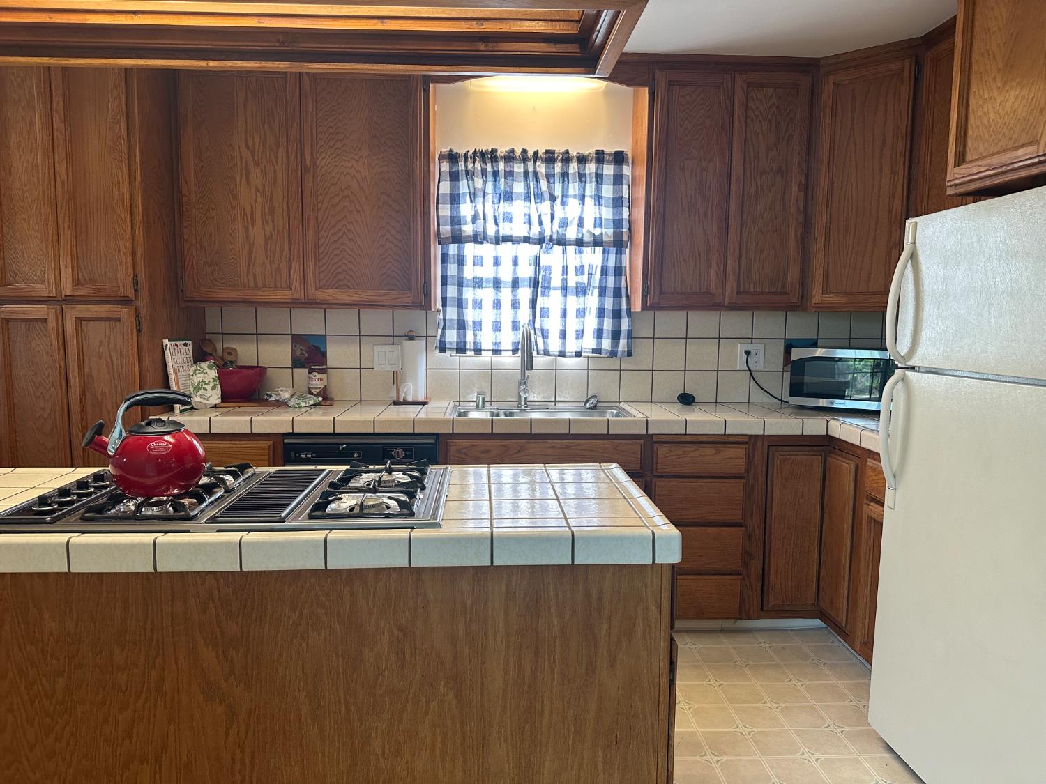 Detail Gallery Image 9 of 22 For 6322 Jansen Dr, Sacramento,  CA 95824 - 2 Beds | 1 Baths