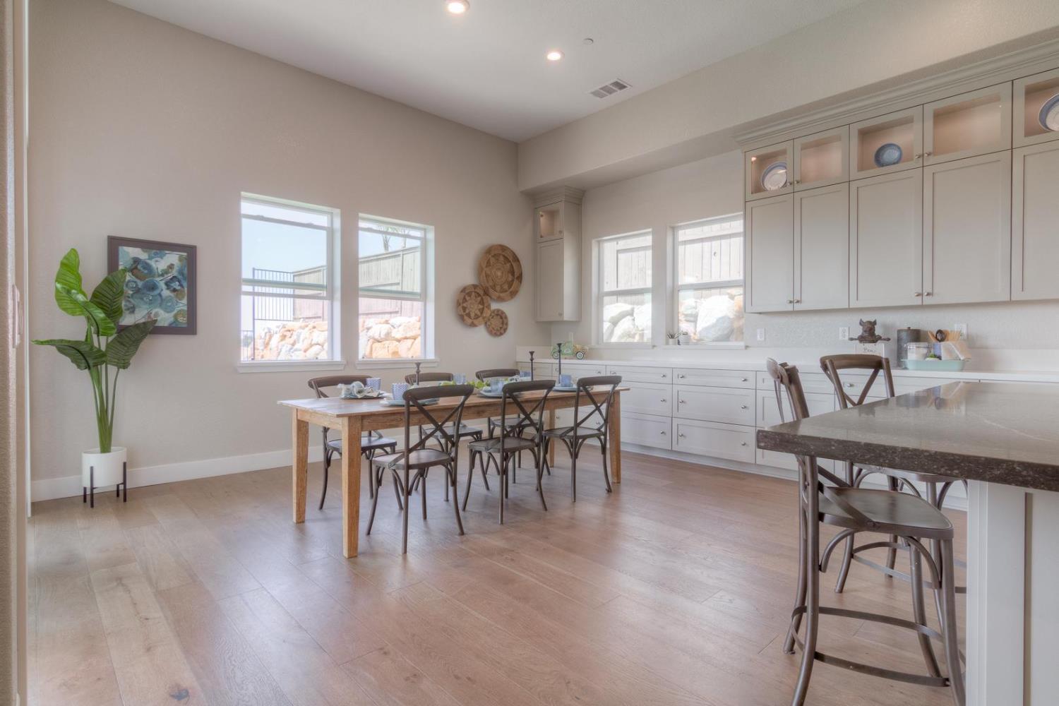 Detail Gallery Image 19 of 81 For 4009 Whitney Vista Ln, Rocklin,  CA 95677 - 4 Beds | 4/1 Baths