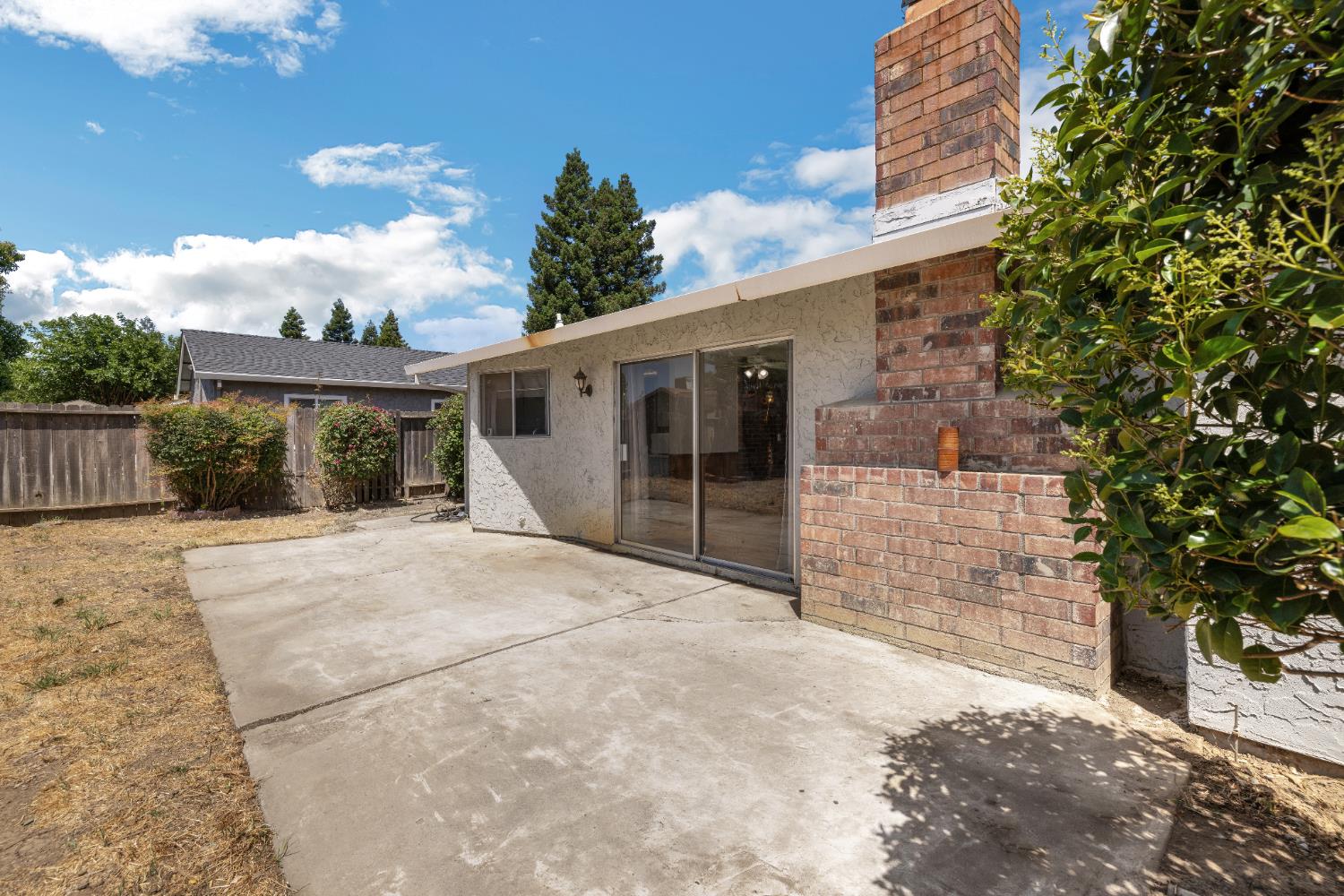 Detail Gallery Image 32 of 38 For 319 Valleywood Dr, Woodland,  CA 95695 - 3 Beds | 2 Baths