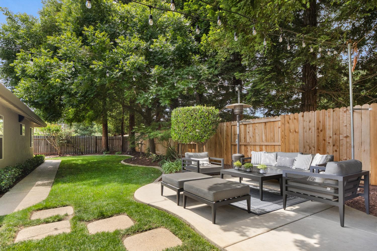 Detail Gallery Image 63 of 72 For 9180 Quail Cove Dr, Elk Grove,  CA 95624 - 5 Beds | 2/1 Baths
