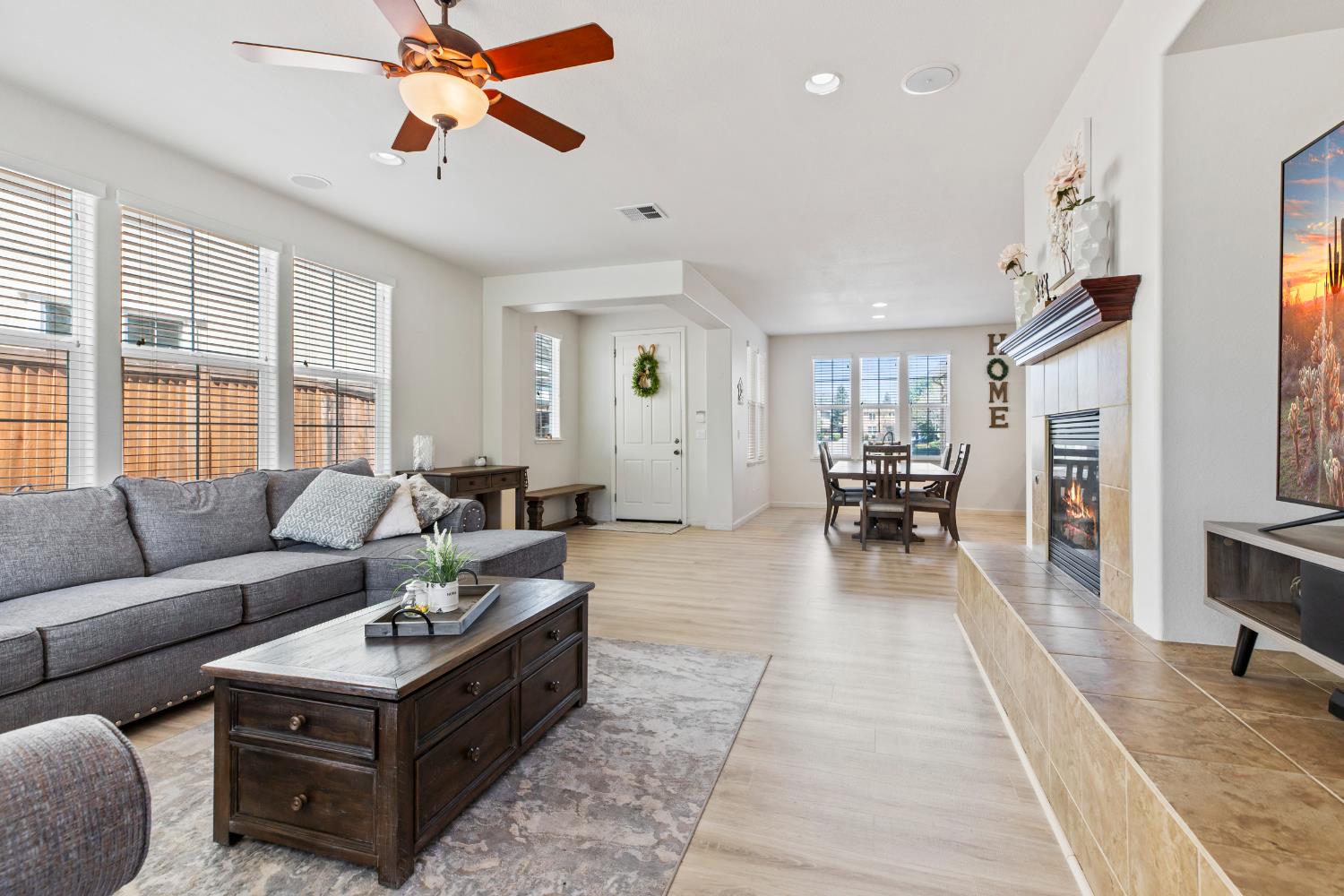 Detail Gallery Image 7 of 32 For 9477 California Oak Cir, Patterson,  CA 95363 - 4 Beds | 3/1 Baths