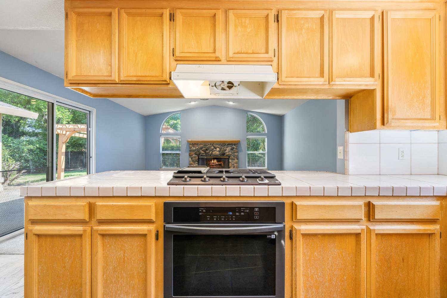 Detail Gallery Image 10 of 41 For 9286 Ultra Ct, Orangevale,  CA 95662 - 3 Beds | 2 Baths