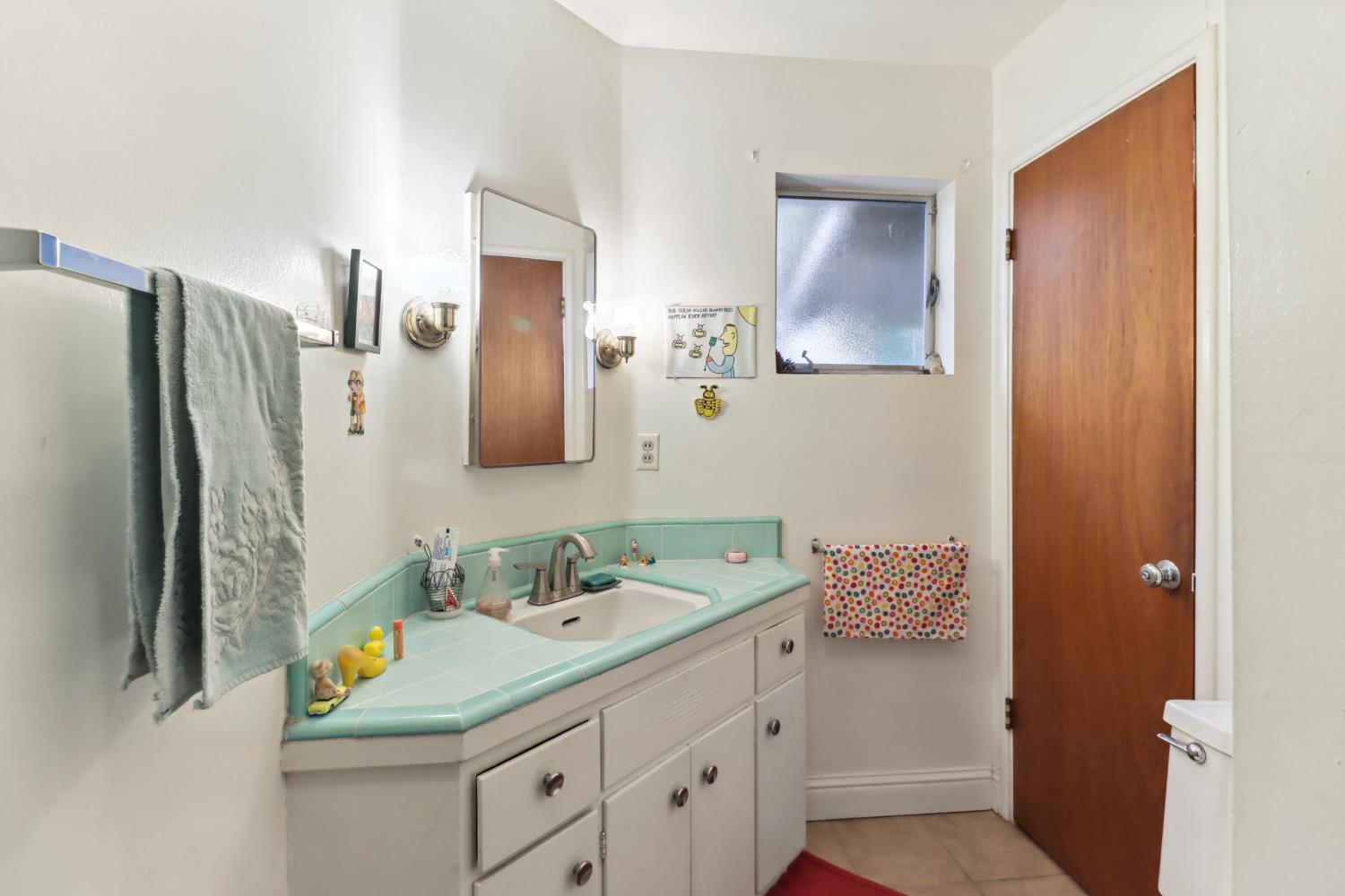 Detail Gallery Image 18 of 41 For 1702 Harian Way, Sacramento,  CA 95822 - – Beds | – Baths