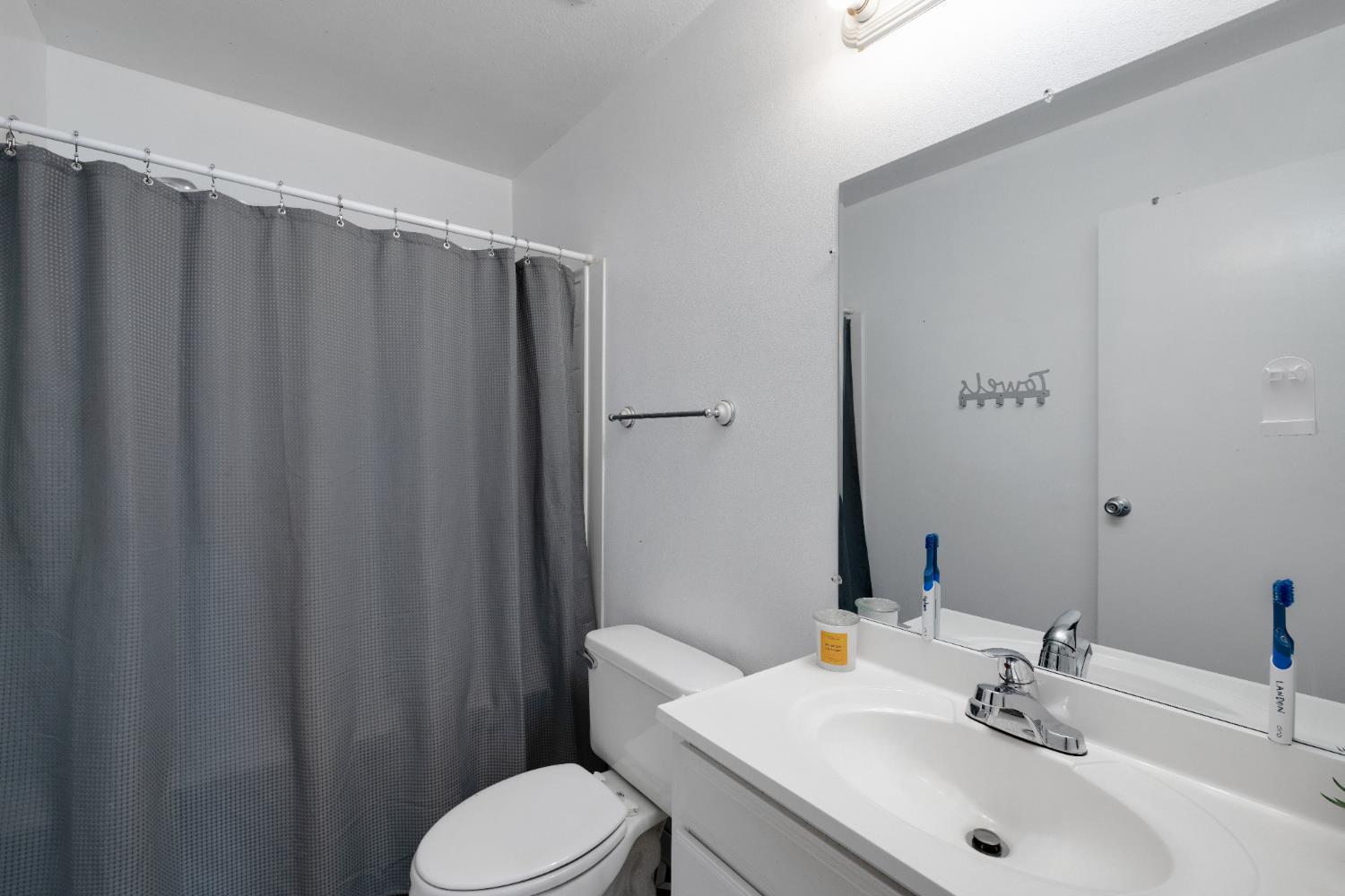 Detail Gallery Image 18 of 38 For 319 Valleywood Dr, Woodland,  CA 95695 - 3 Beds | 2 Baths